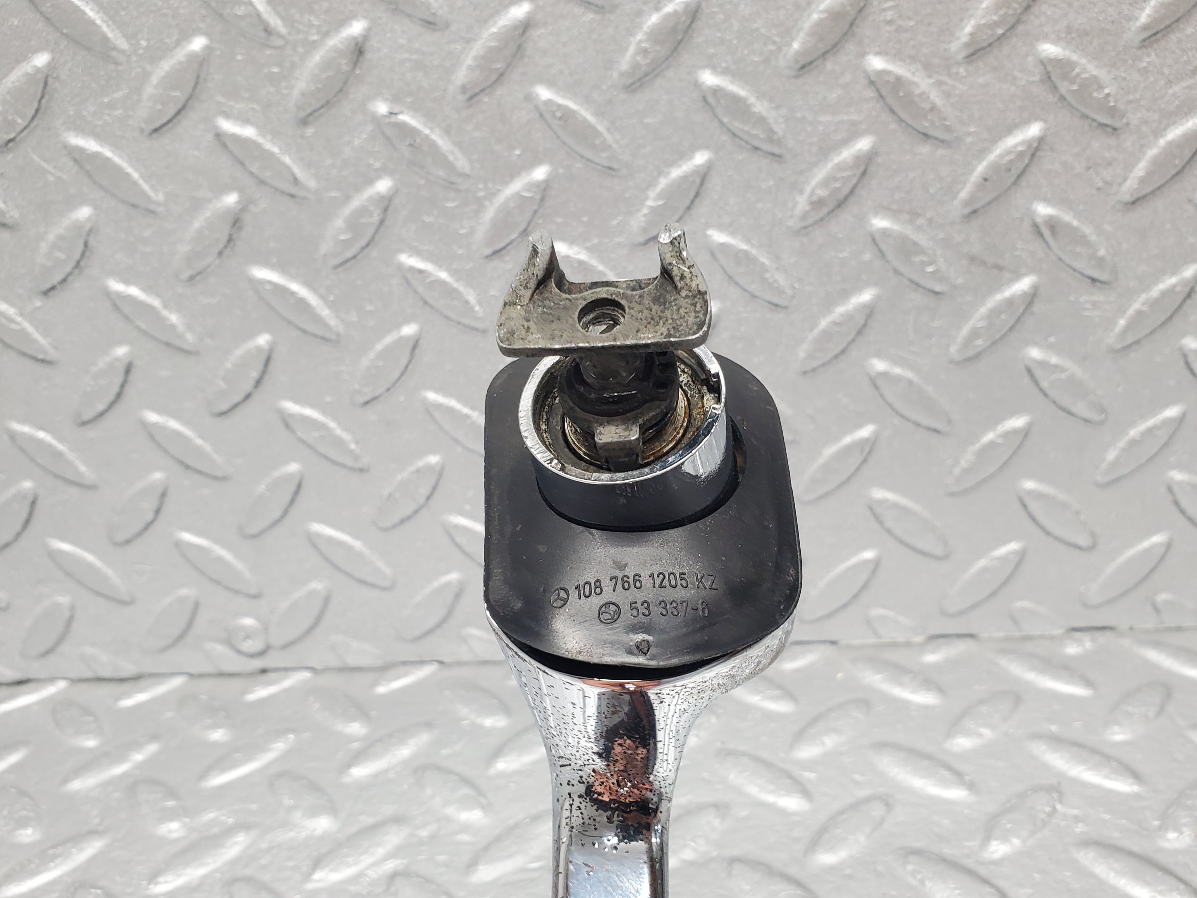 1188 Mercedes-Benz W108 280SE Door Handle Front Right No Key 1087661401