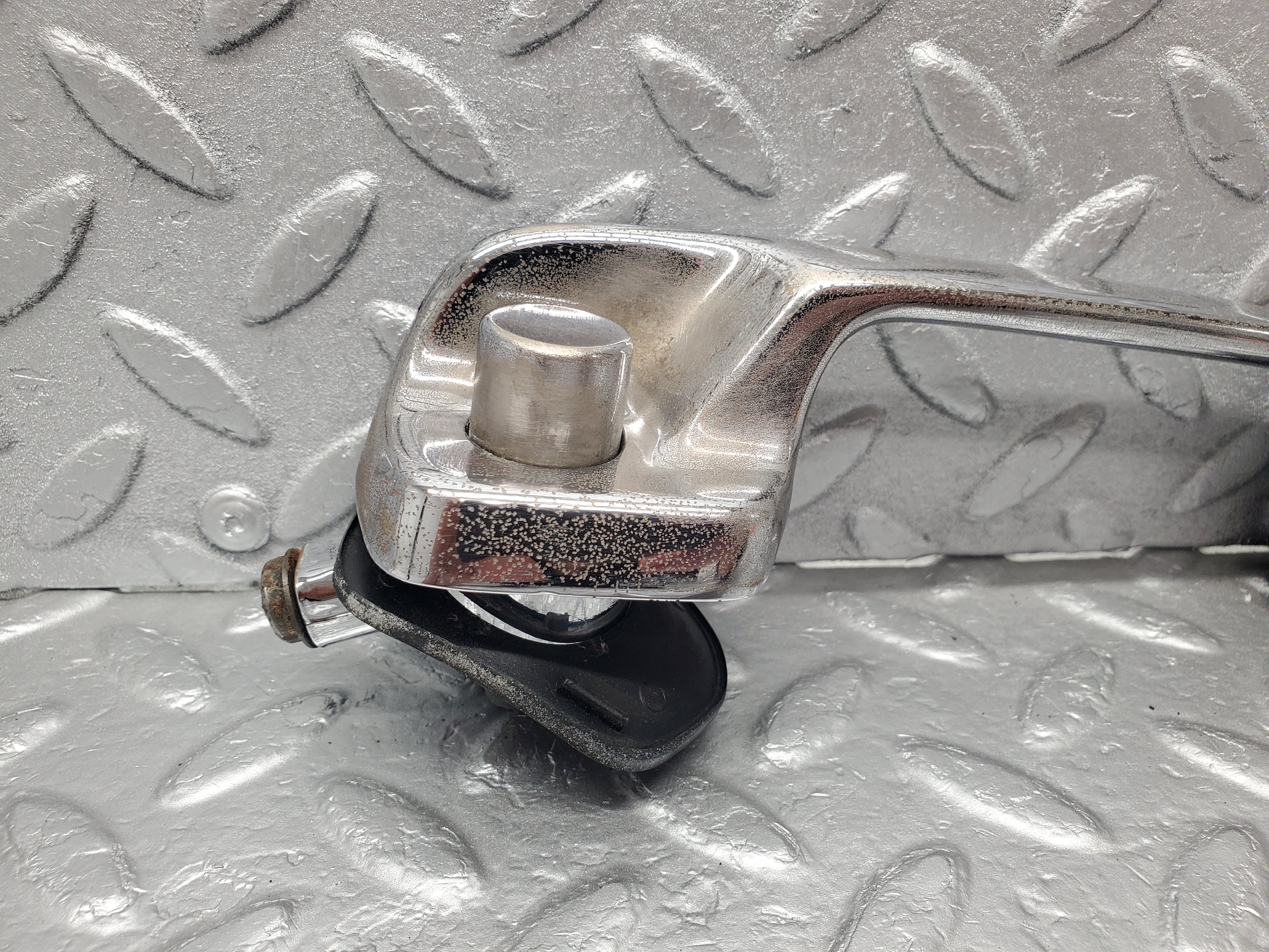 1189 Mercedes-Benz W108 280SE Door Handle Rear Right 1087661202