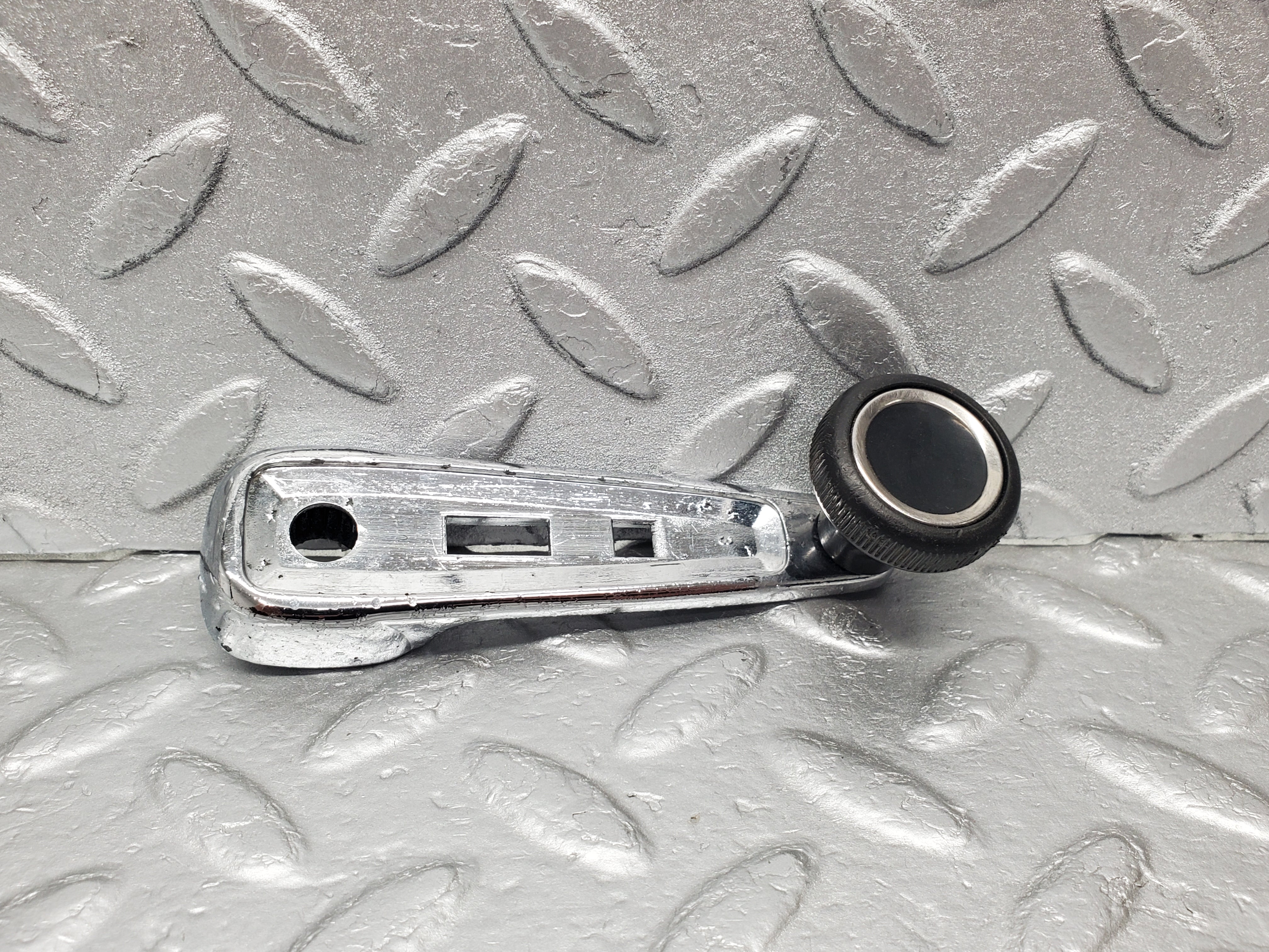 1191 Mercedes-Benz W108 280SE Window Lifter Crank Handle