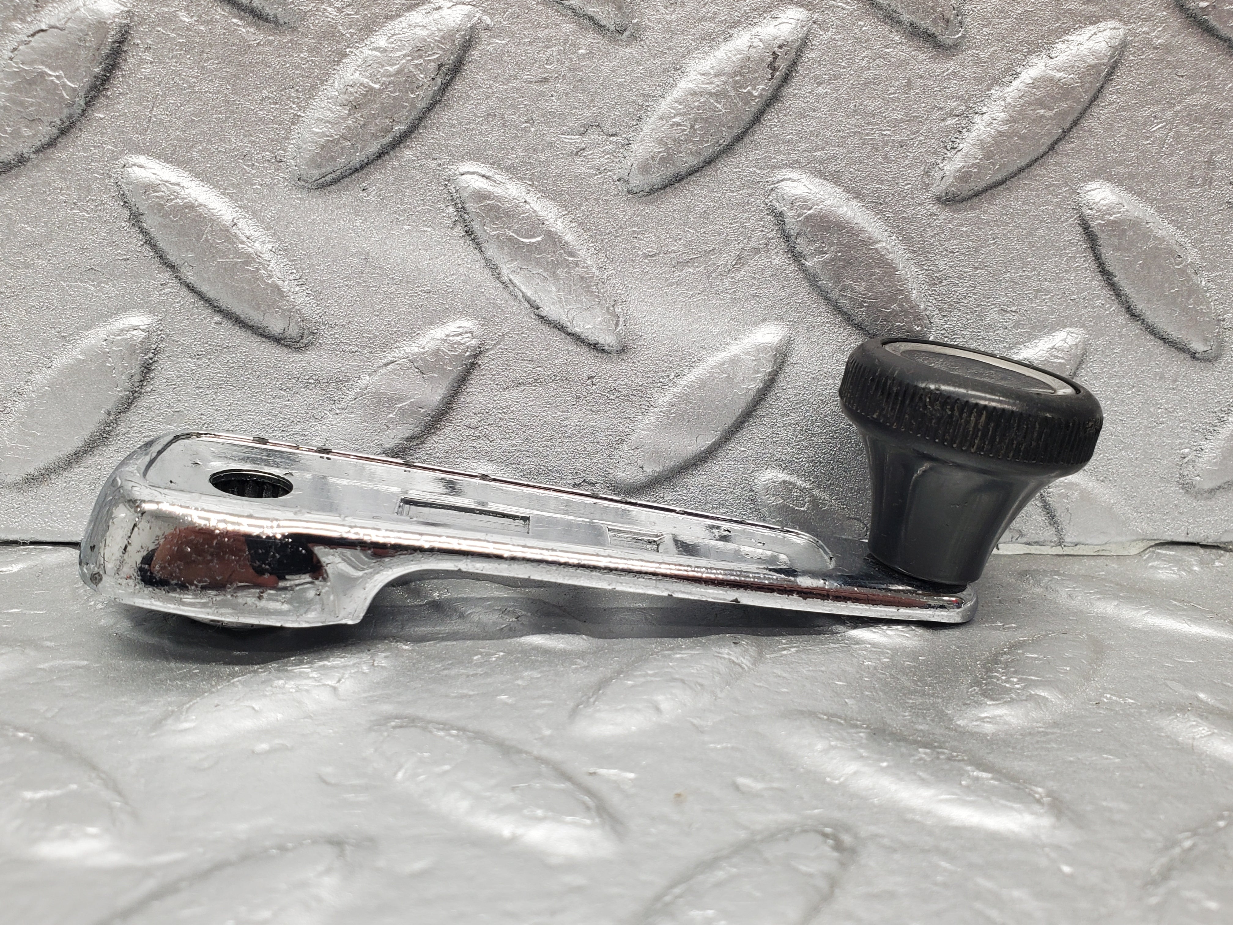 1191 Mercedes-Benz W108 280SE Window Lifter Crank Handle