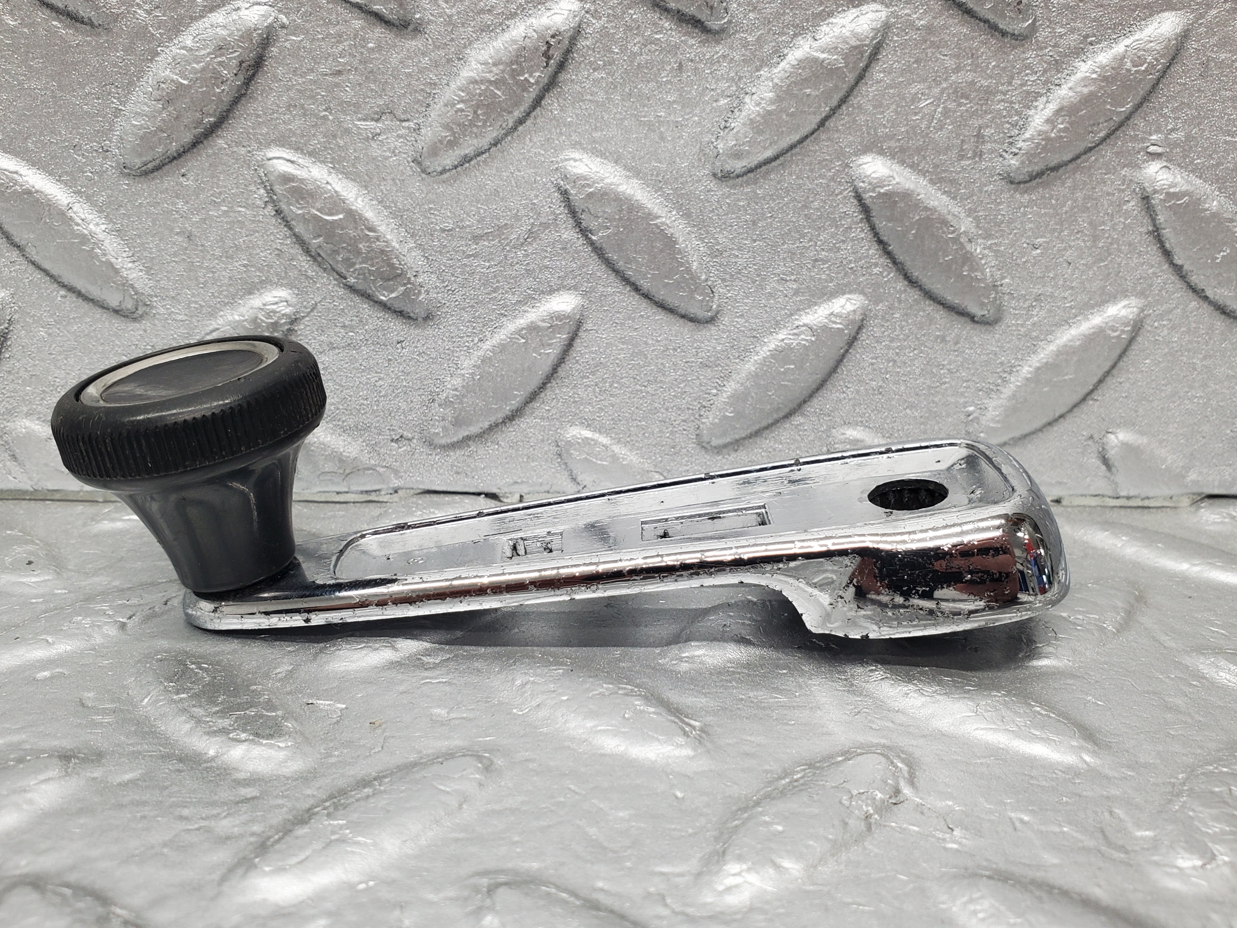 1191 Mercedes-Benz W108 280SE Window Lifter Crank Handle