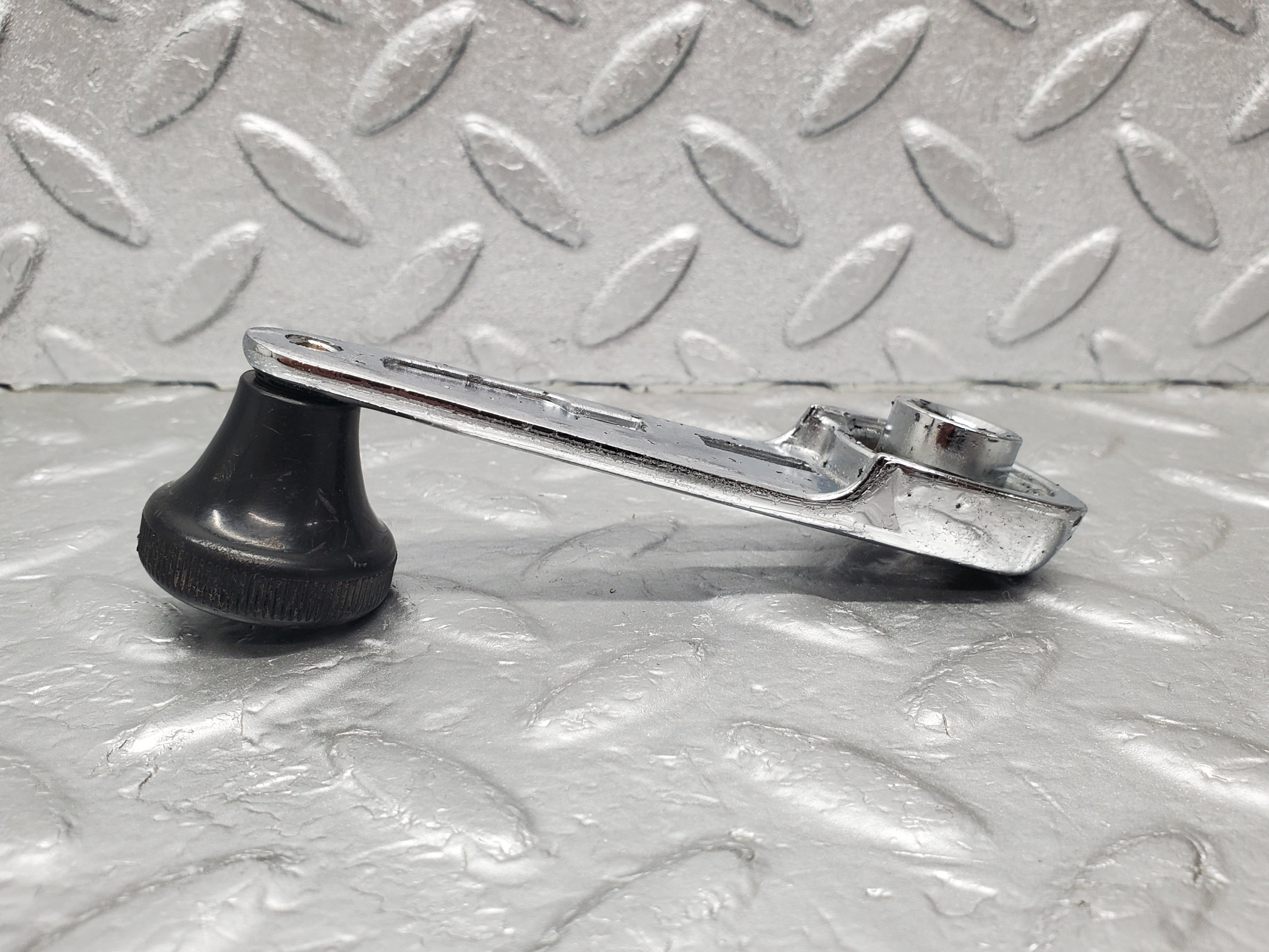 1191 Mercedes-Benz W108 280SE Window Lifter Crank Handle