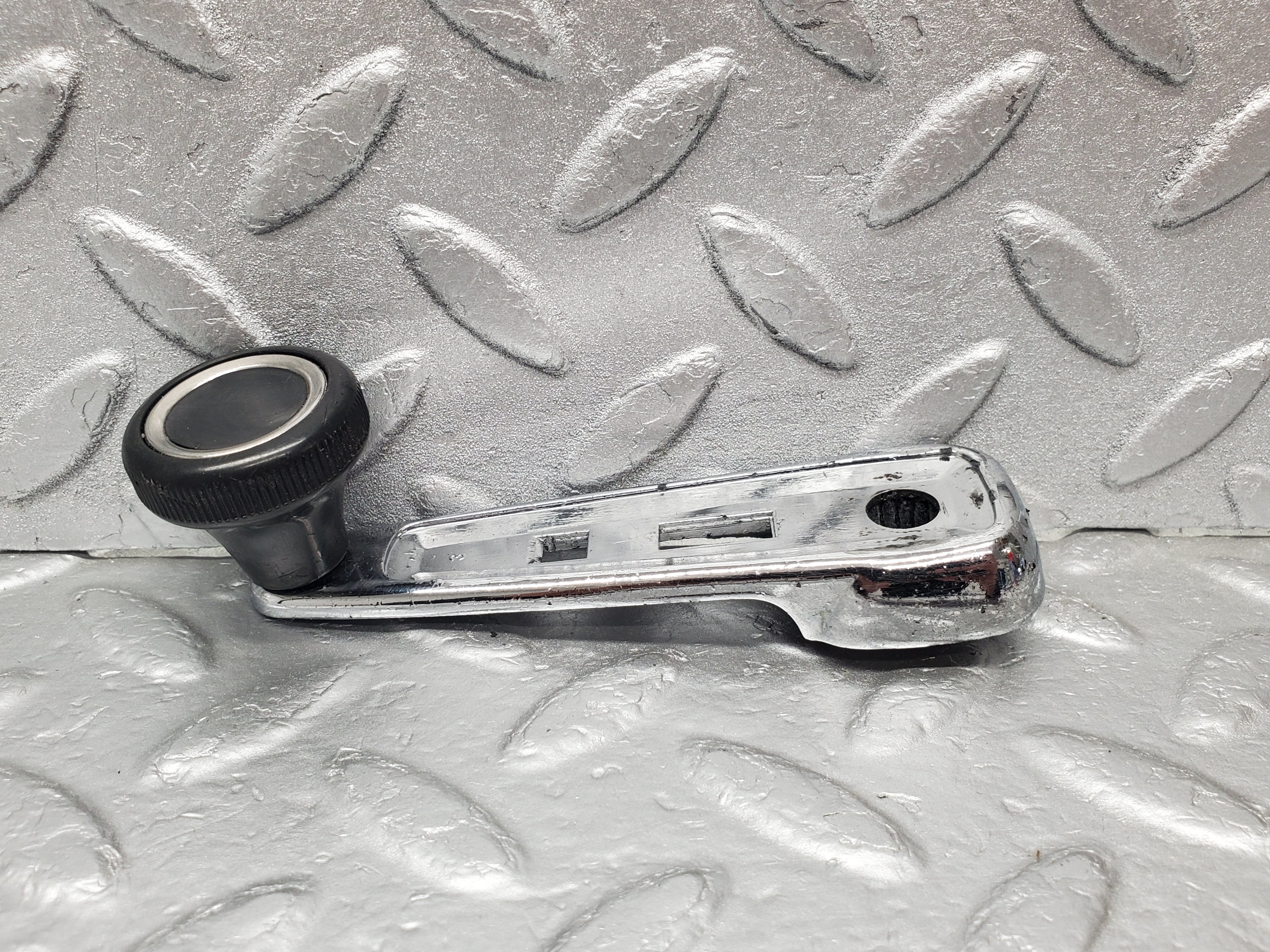1193 Mercedes-Benz W108 280SE Window Lifter Crank Handle