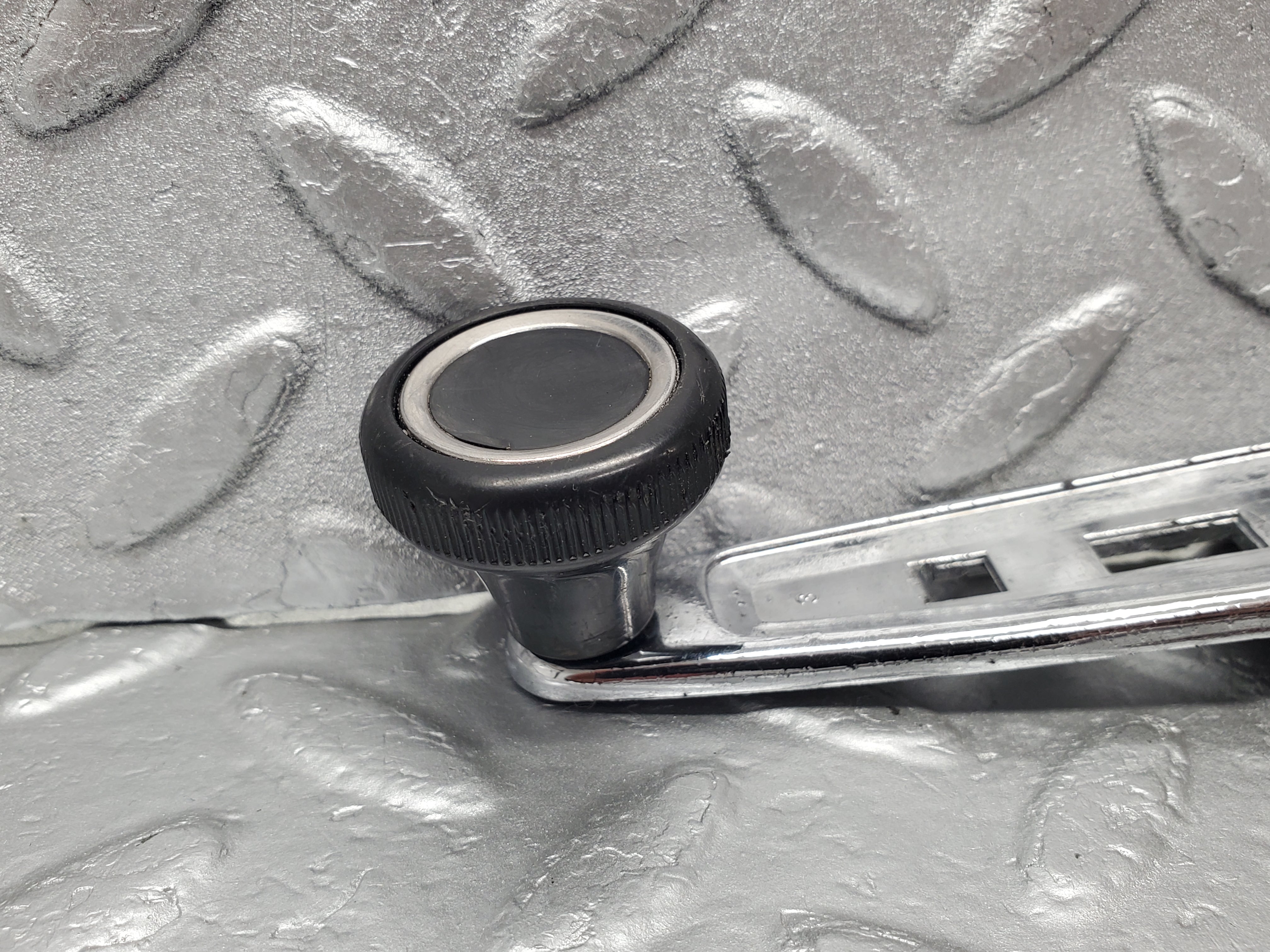 1193 Mercedes-Benz W108 280SE Window Lifter Crank Handle