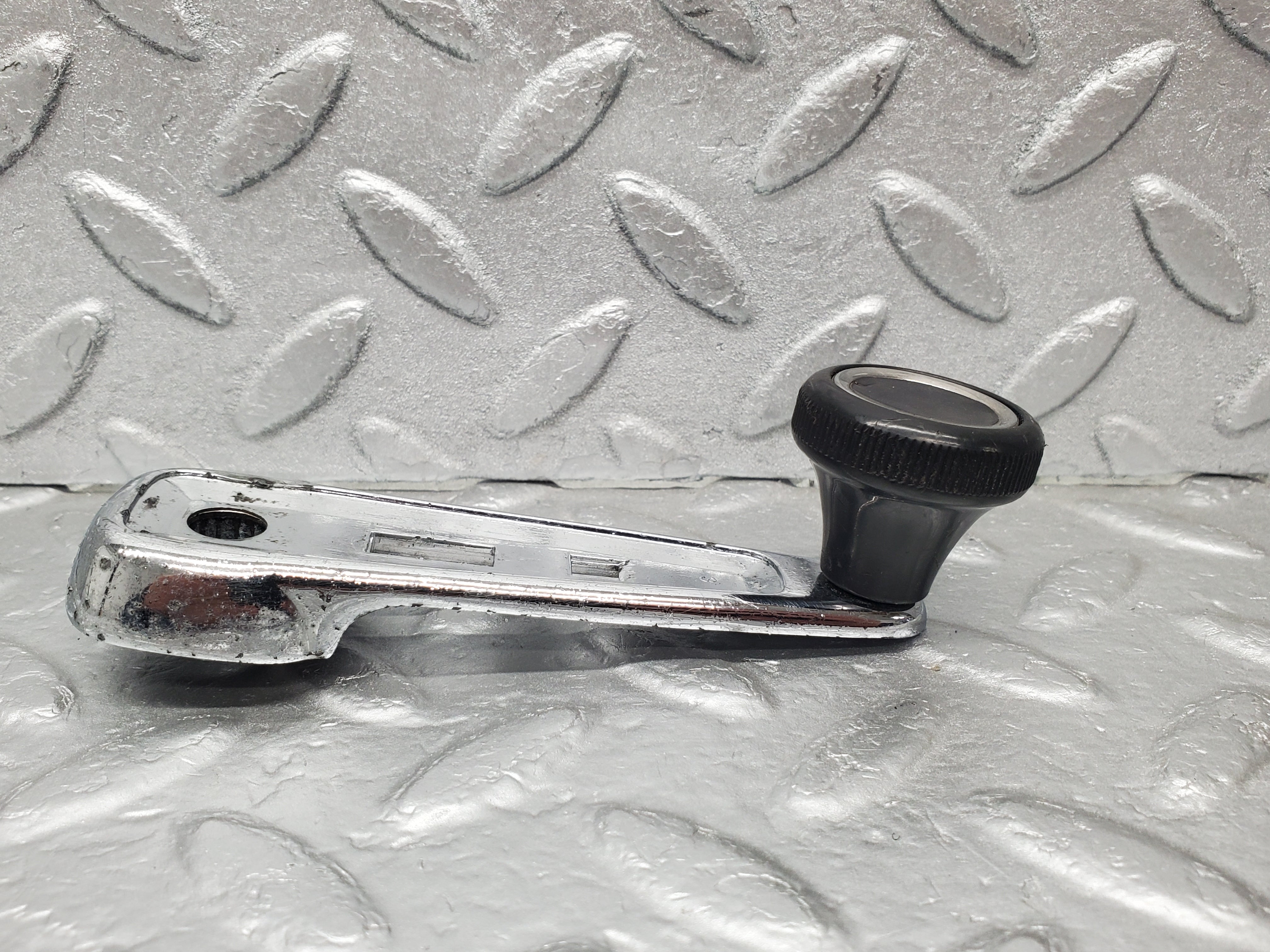 1193 Mercedes-Benz W108 280SE Window Lifter Crank Handle