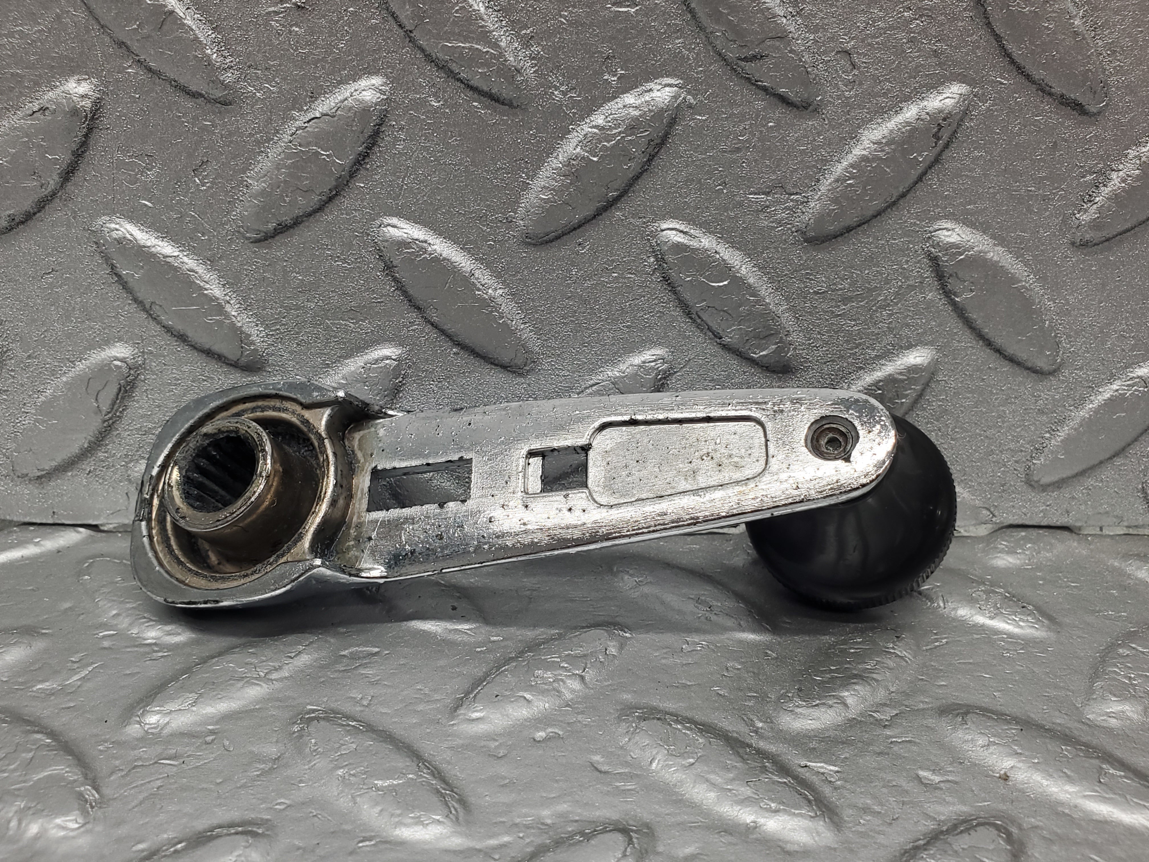 1193 Mercedes-Benz W108 280SE Window Lifter Crank Handle