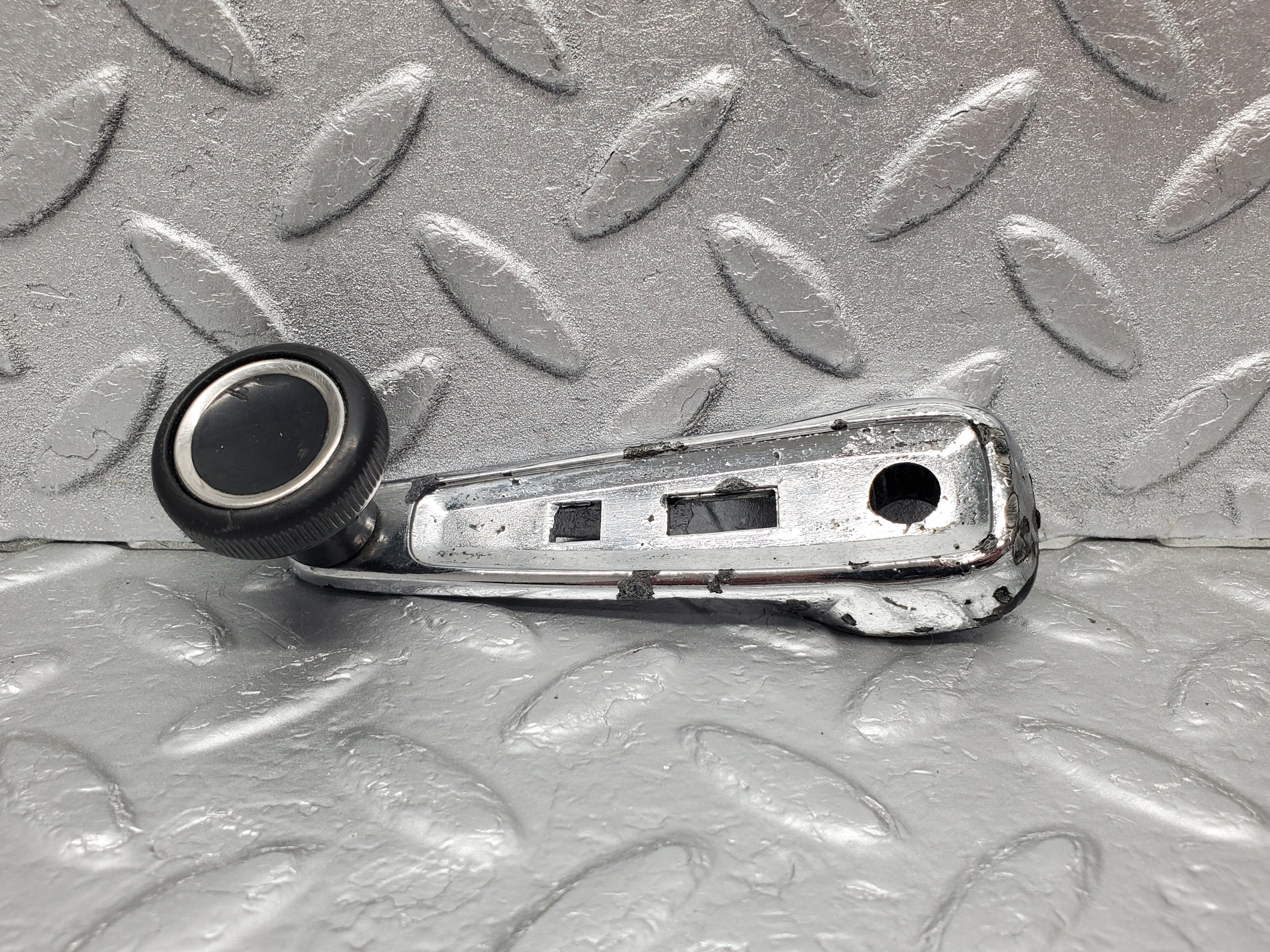 1194 Mercedes-Benz W108 280SE Window Lifter Crank Handle