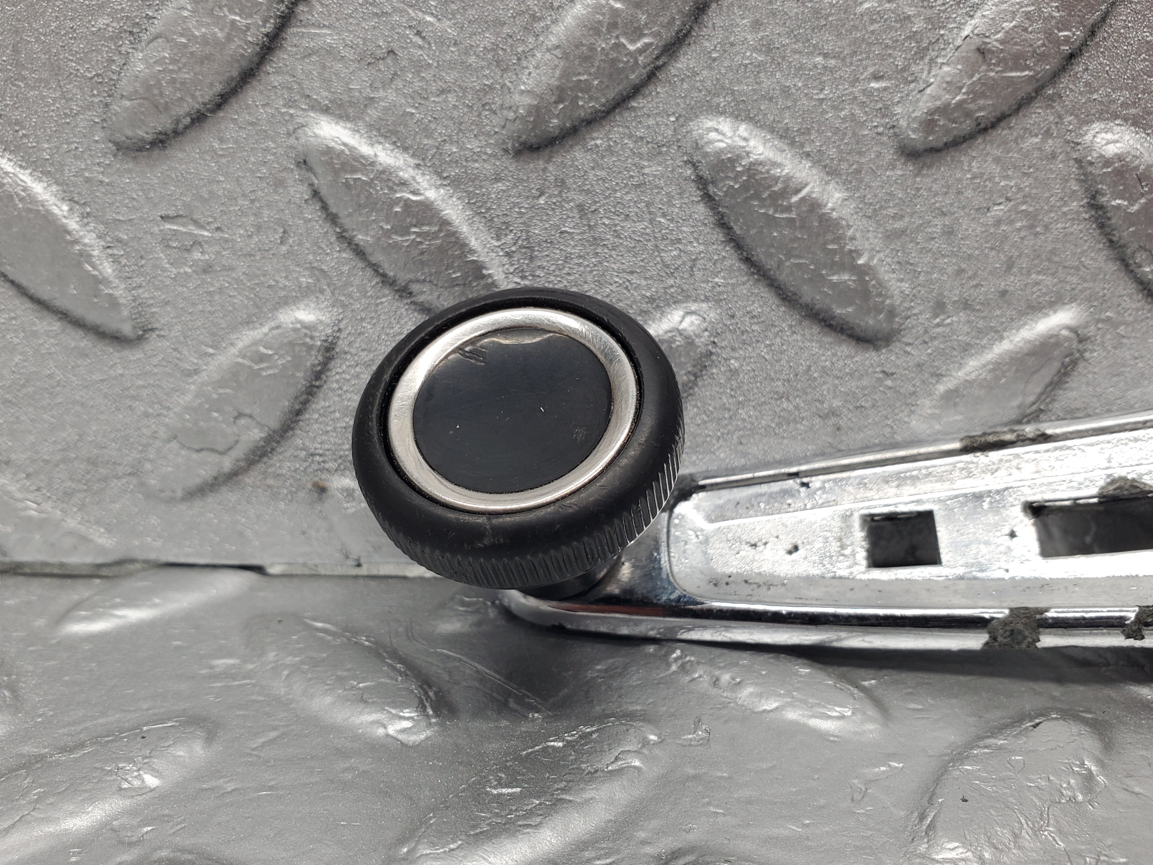 1194 Mercedes-Benz W108 280SE Window Lifter Crank Handle