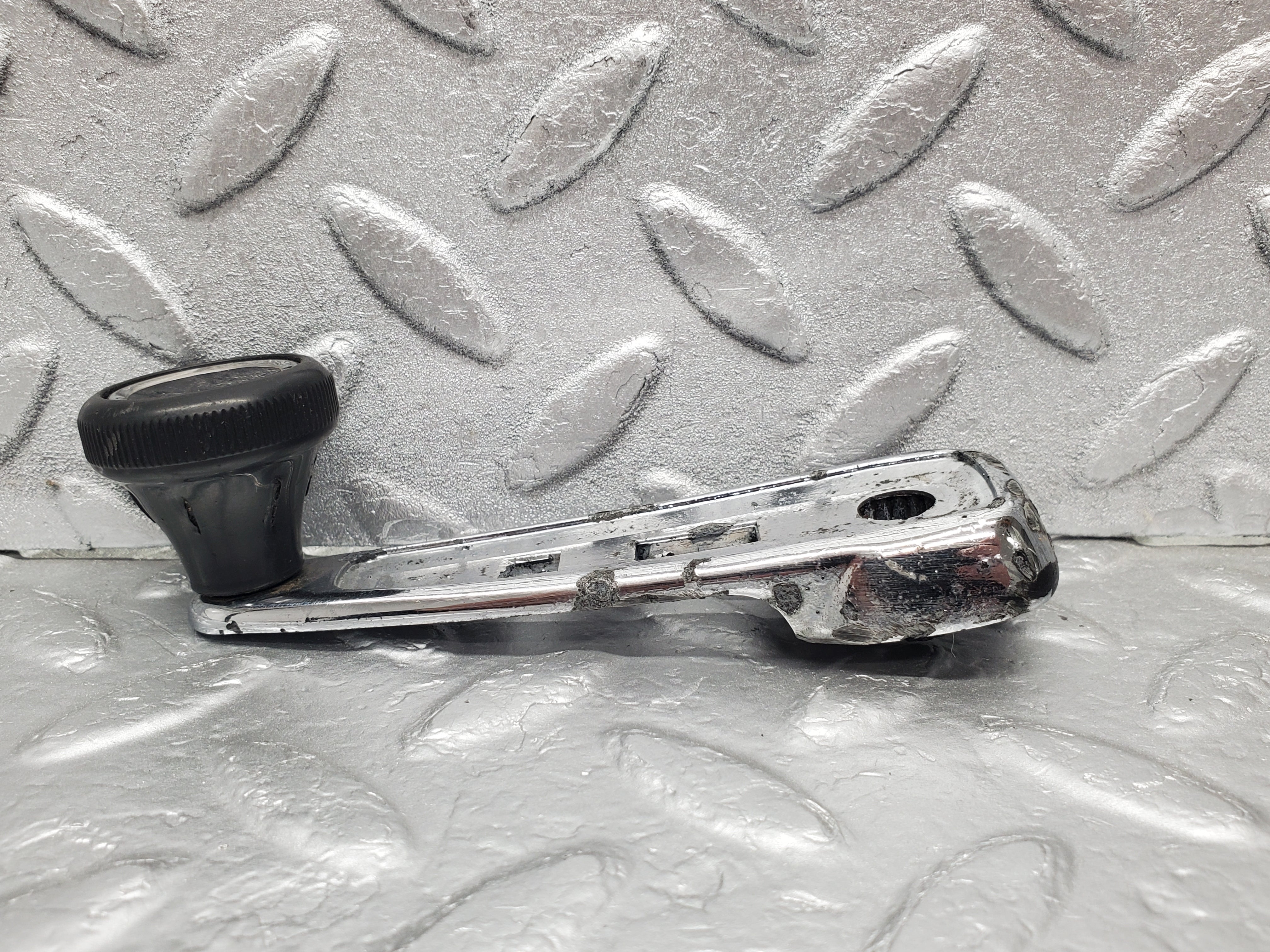 1194 Mercedes-Benz W108 280SE Window Lifter Crank Handle