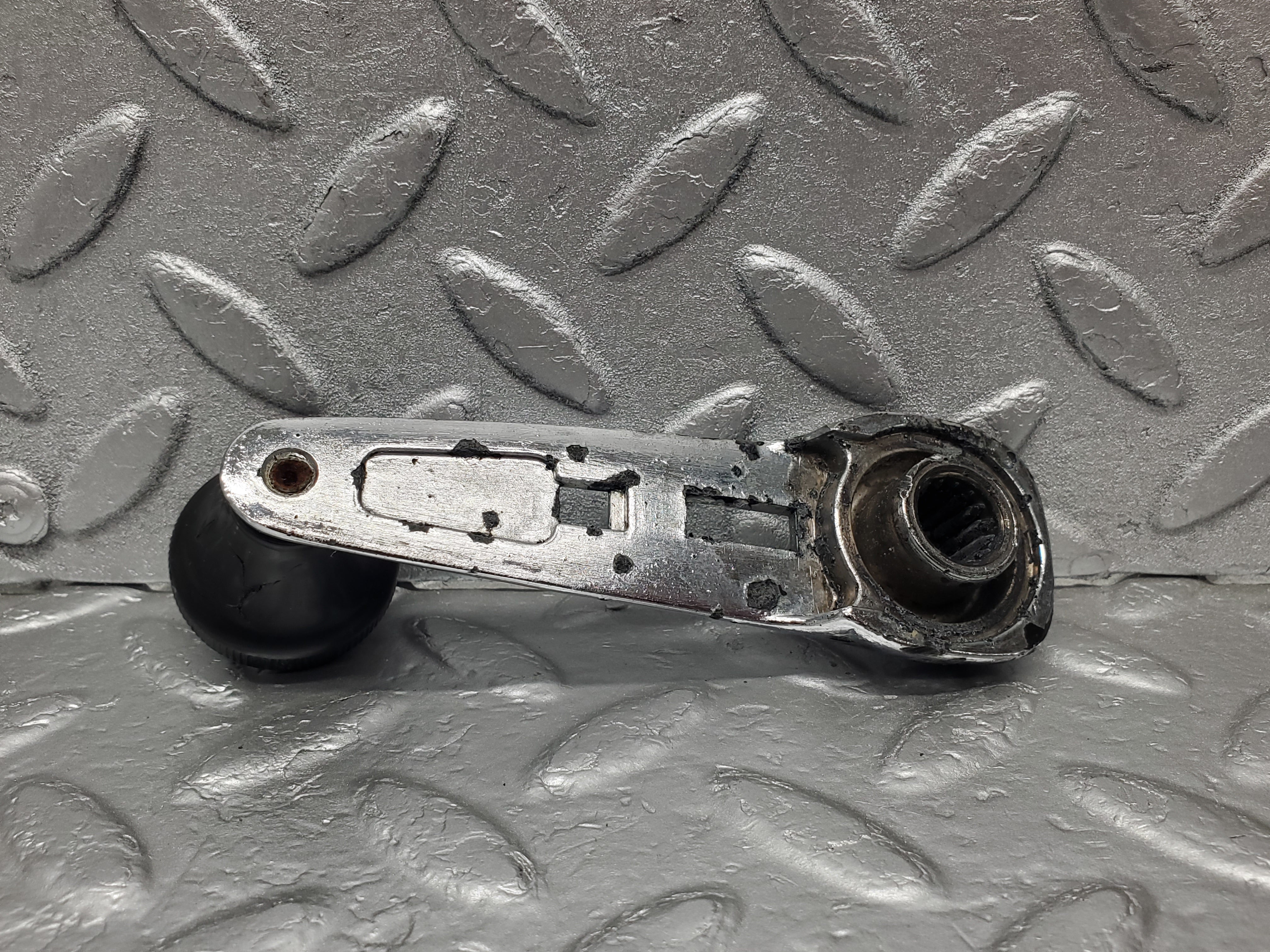 1194 Mercedes-Benz W108 280SE Window Lifter Crank Handle