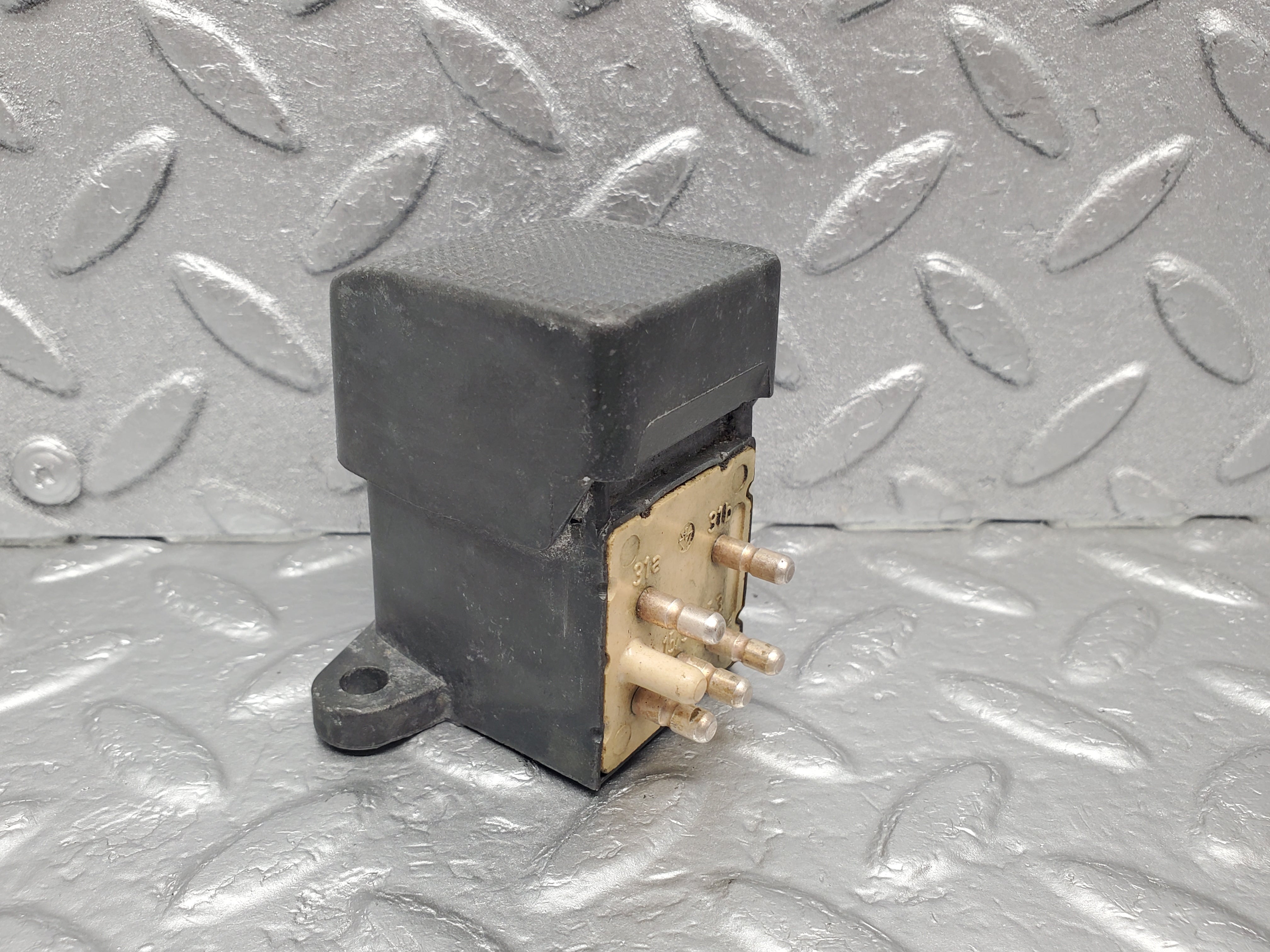 1198 Mercedes-Benz W108 280SE Windscreen Washer Switch