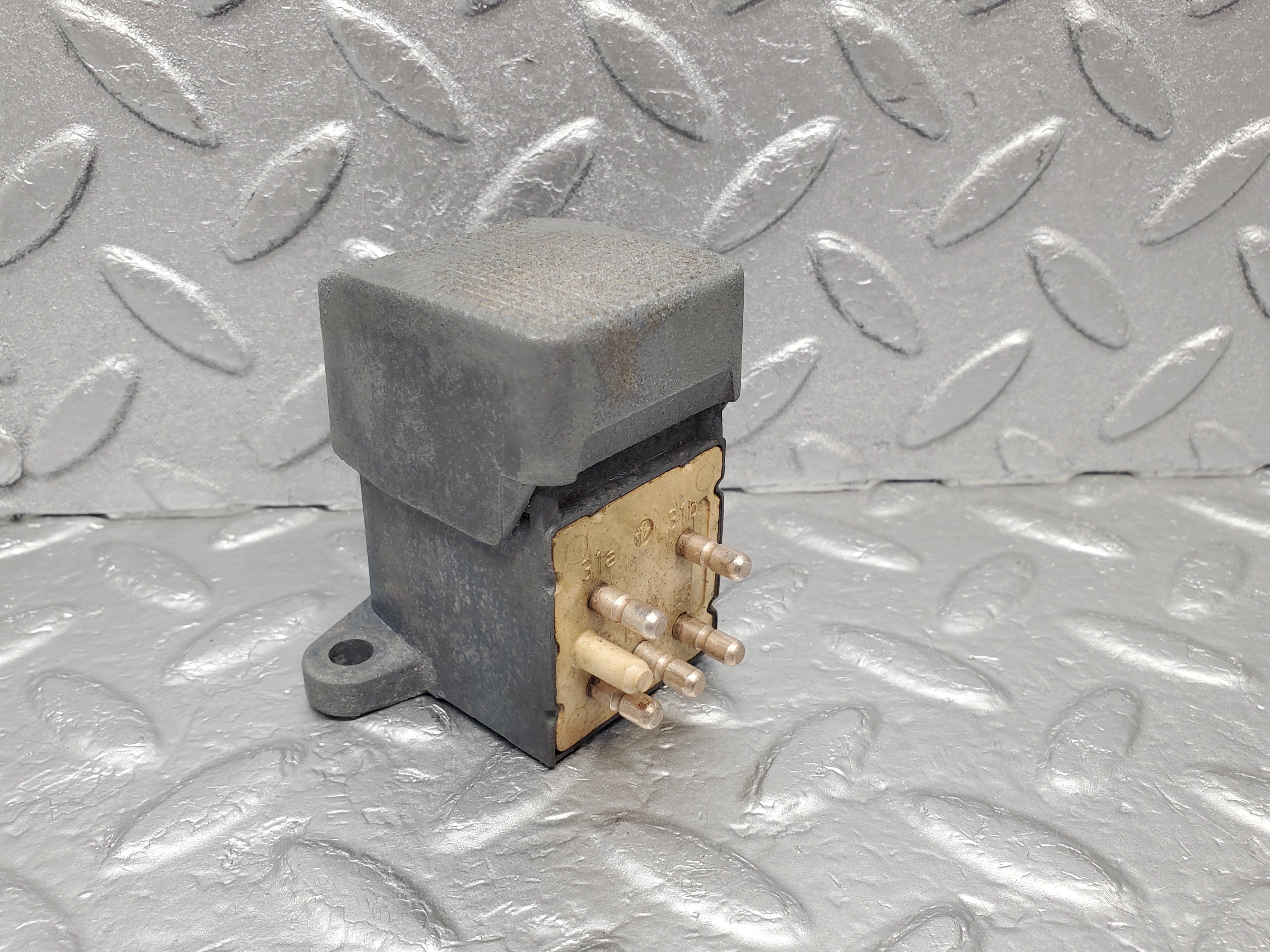 1199 Mercedes-Benz W108 280SE Windscreen Washer Switch