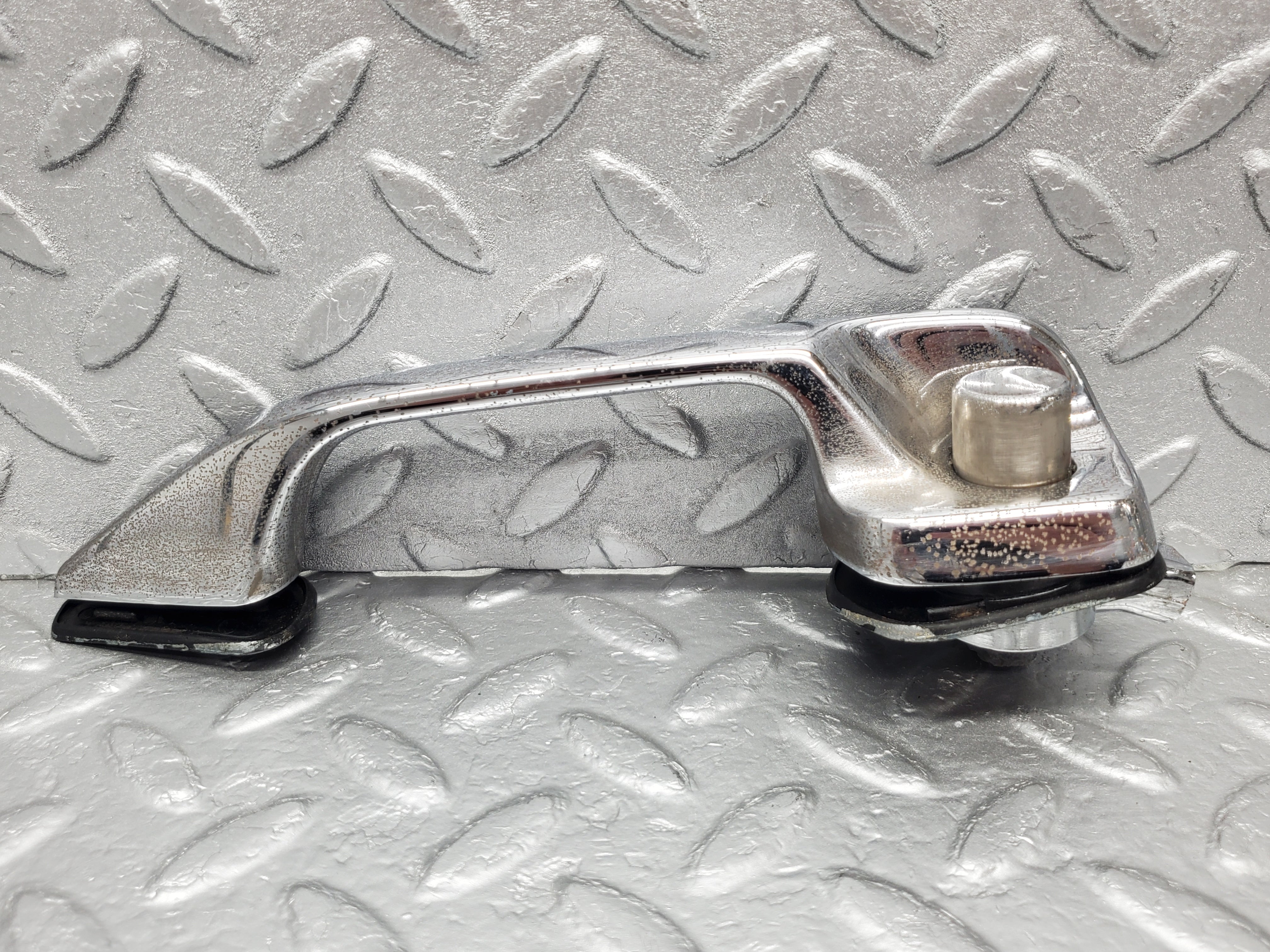 1203 Mercedes-Benz W108 280SE Door Handle Rear Left 1087661102