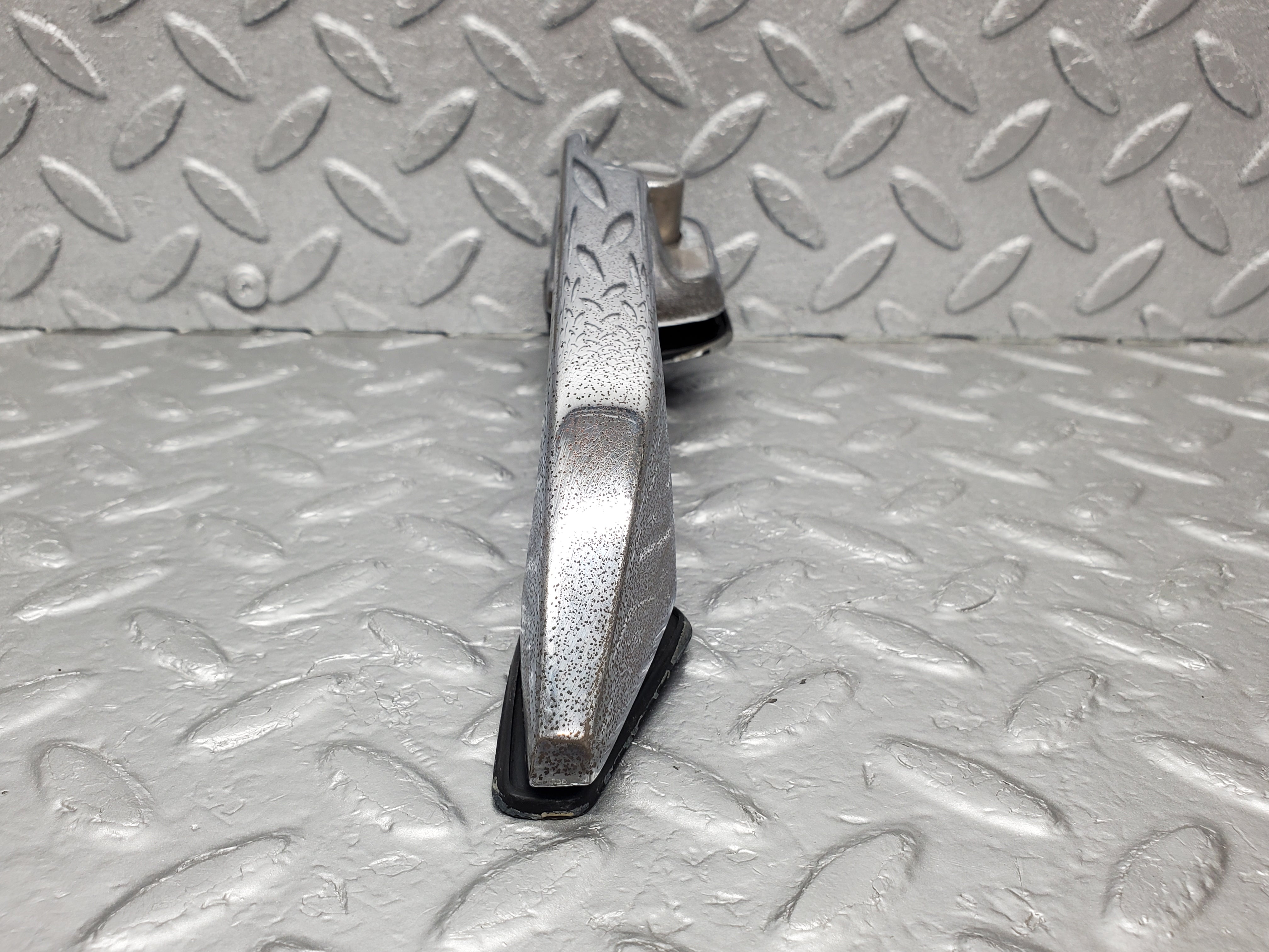 1203 Mercedes-Benz W108 280SE Door Handle Rear Left 1087661102