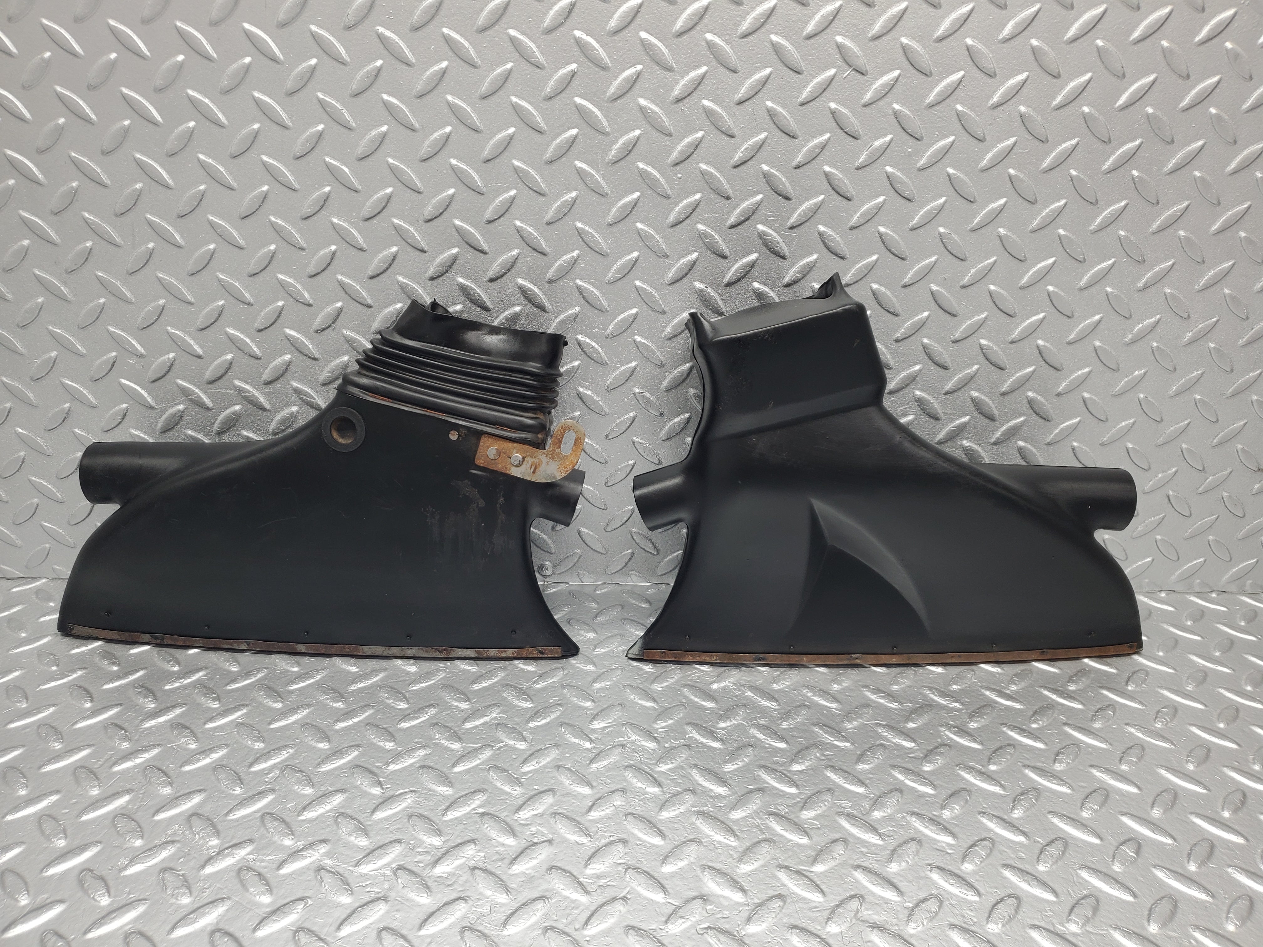 1204 Mercedes-Benz W108 280SE Air Vent Duct Left & Right Side 1088310788