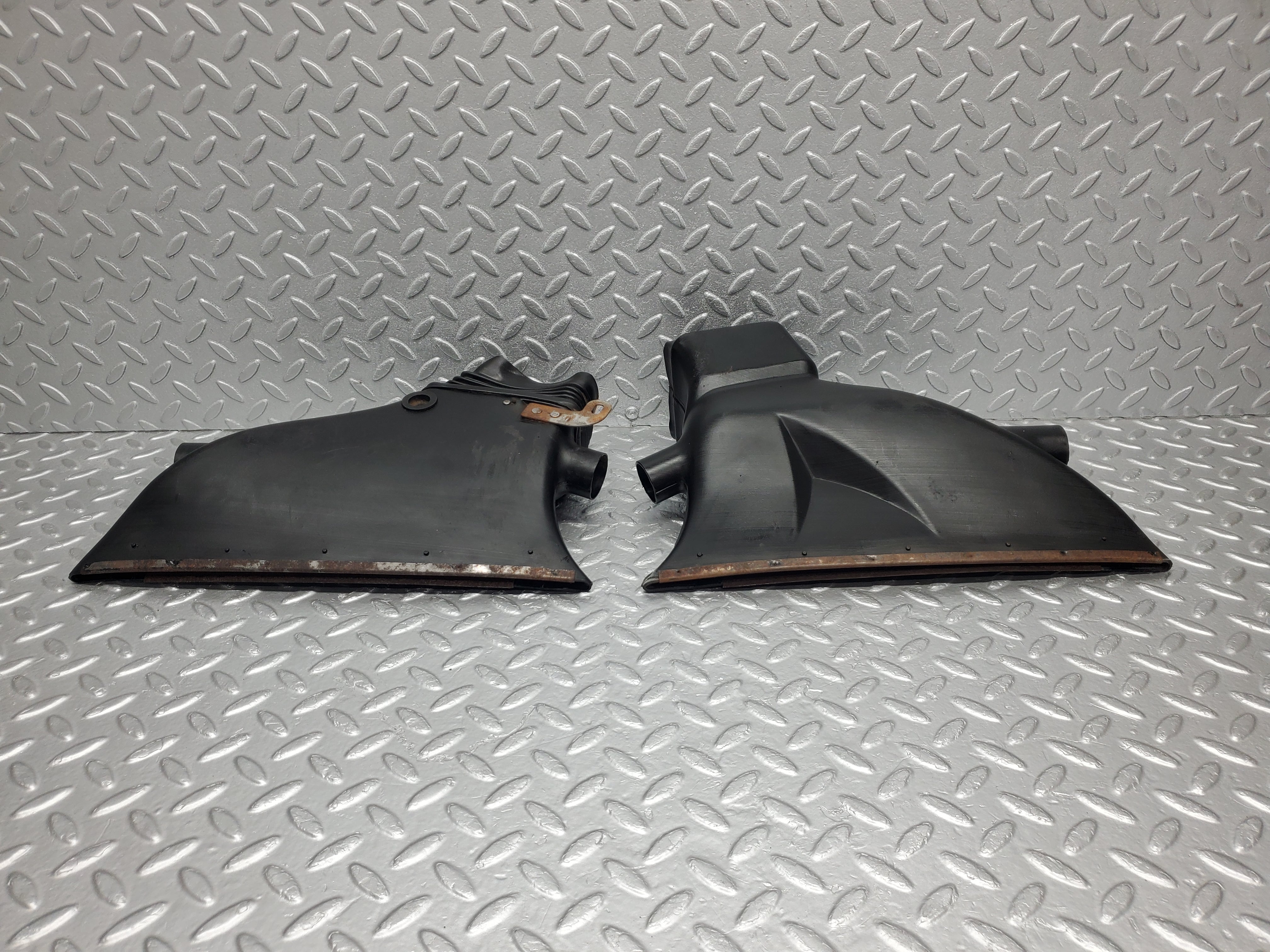 1204 Mercedes-Benz W108 280SE Air Vent Duct Left & Right Side 1088310788