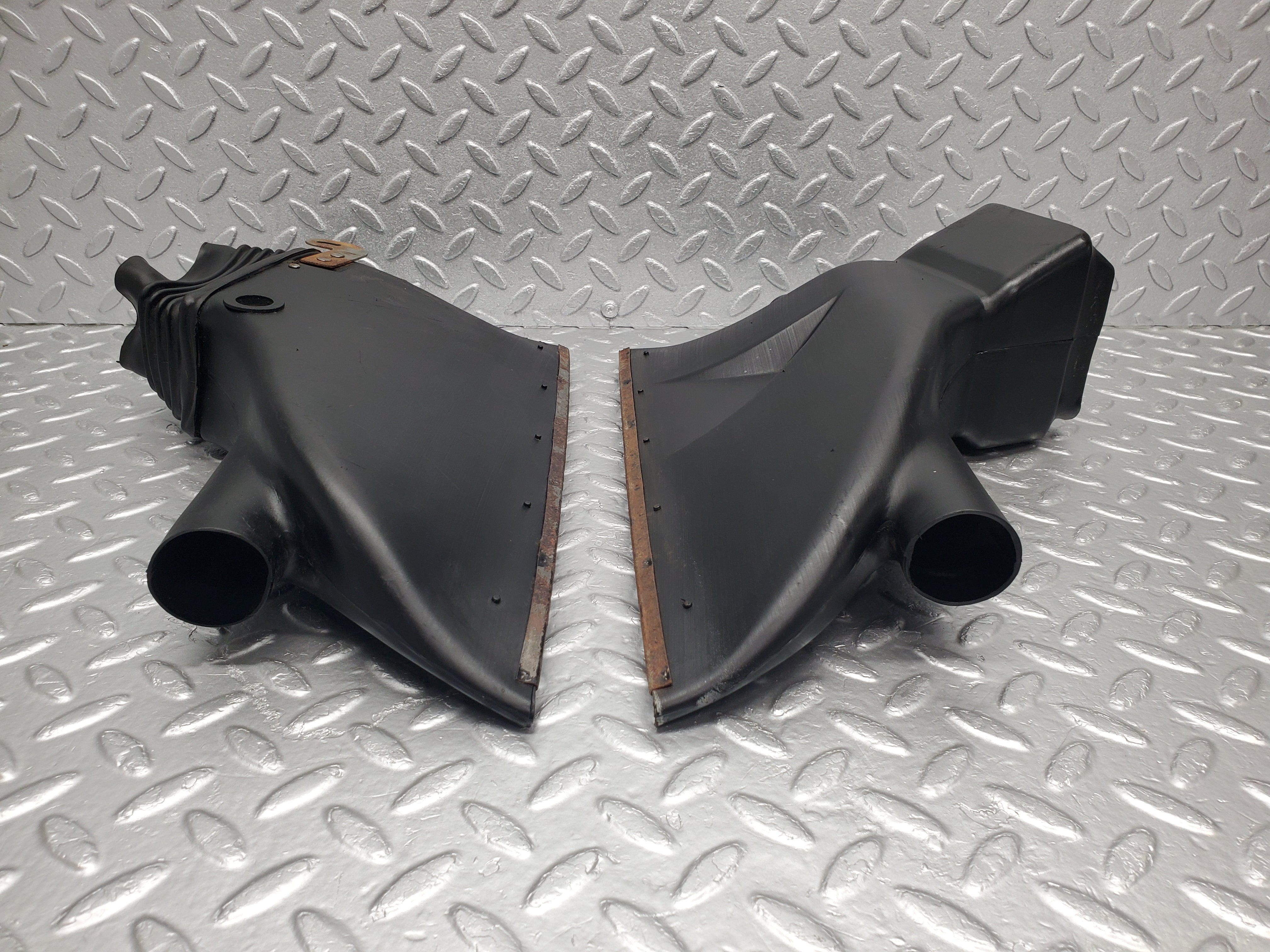 1204 Mercedes-Benz W108 280SE Air Vent Duct Left & Right Side 1088310788