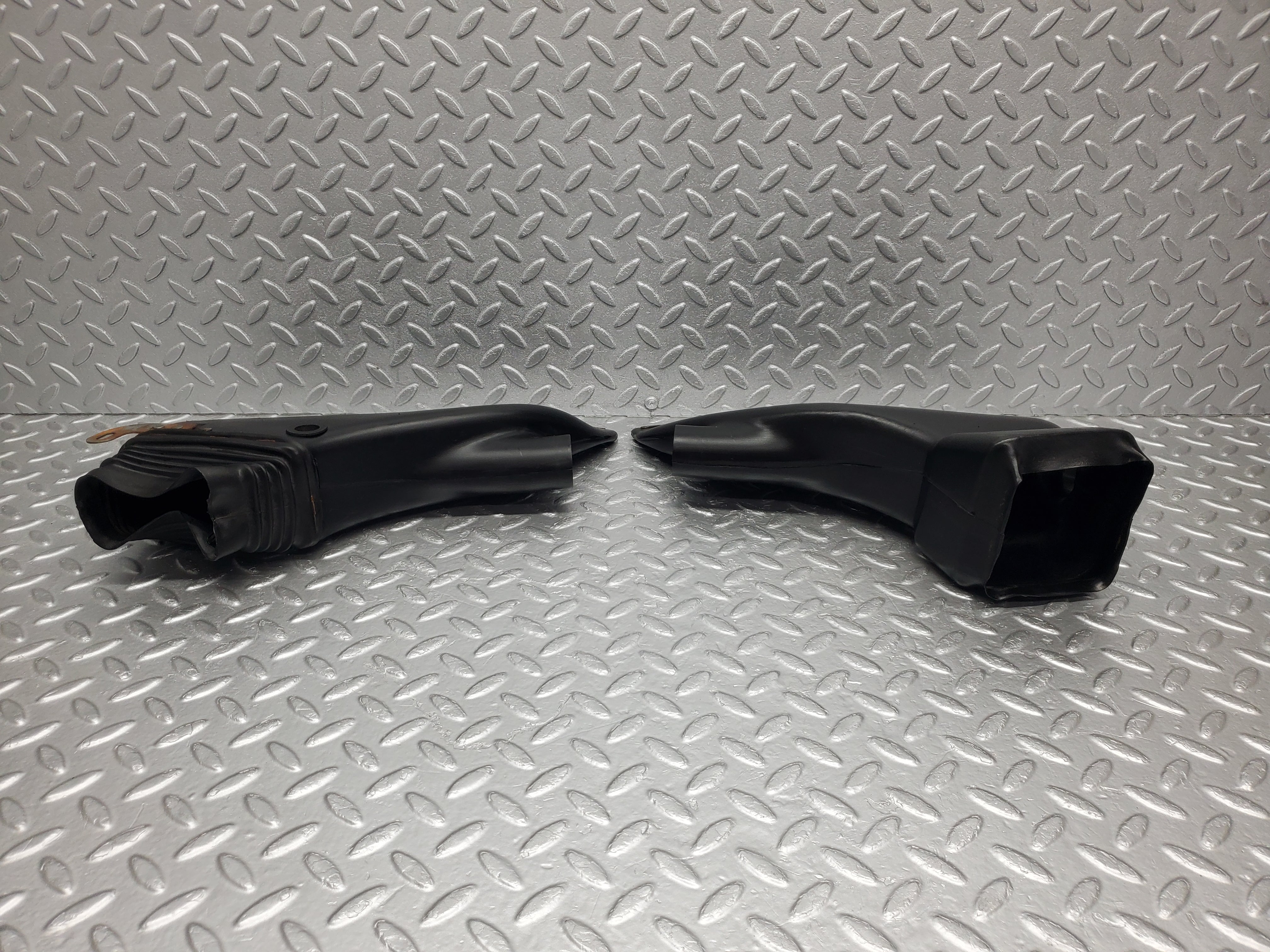 1204 Mercedes-Benz W108 280SE Air Vent Duct Left & Right Side 1088310788