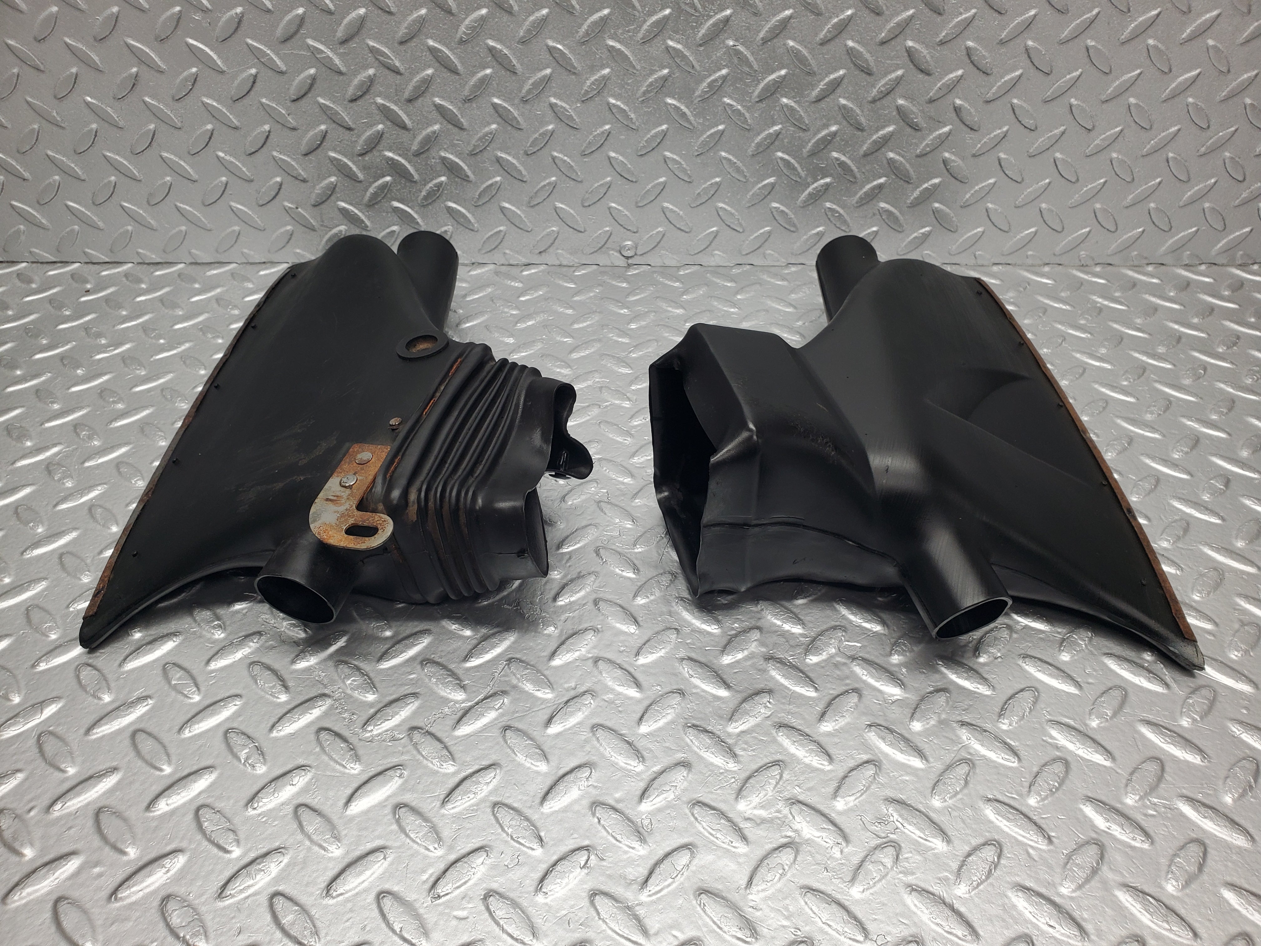 1204 Mercedes-Benz W108 280SE Air Vent Duct Left & Right Side 1088310788