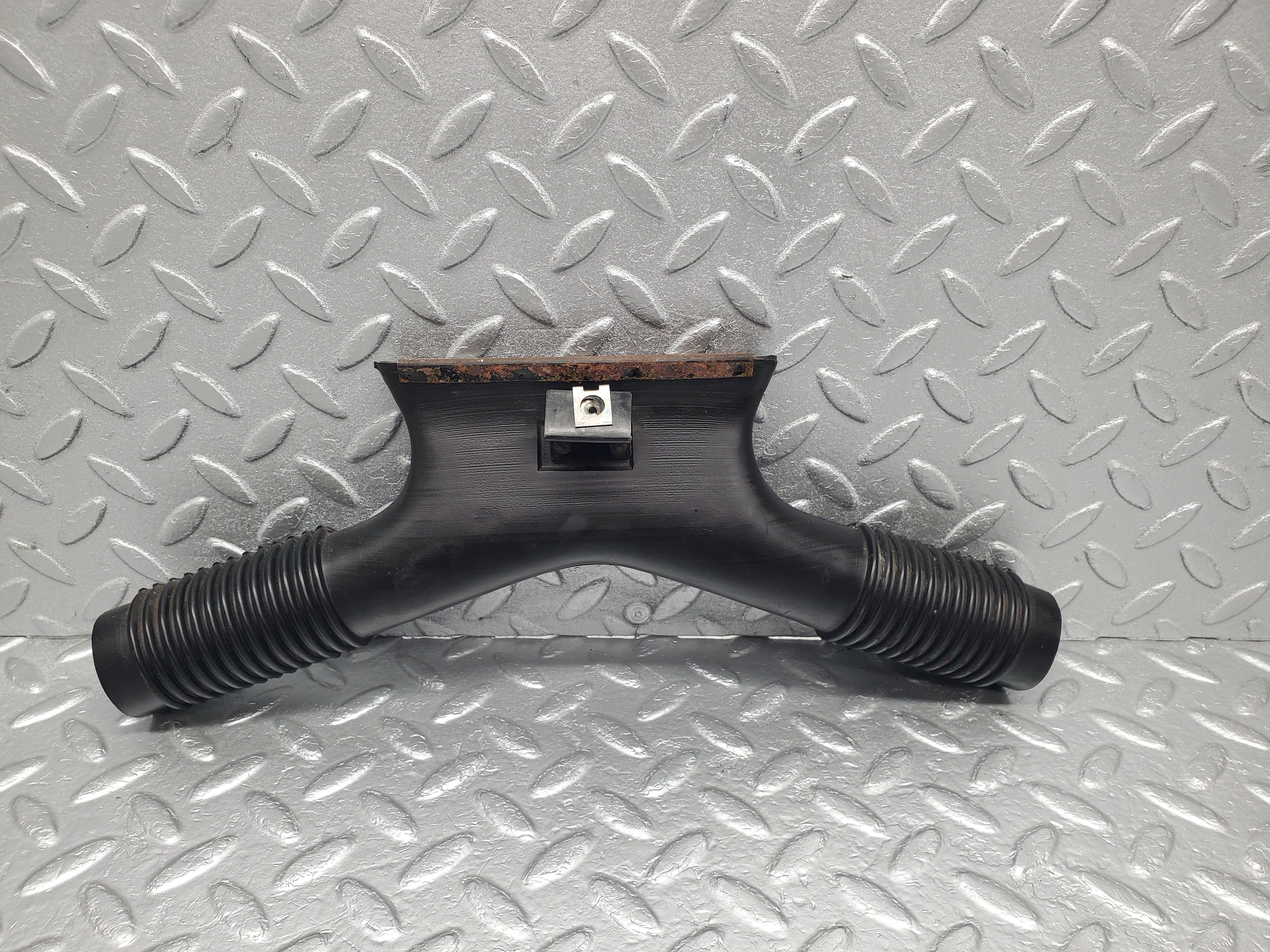 1211 Mercedes-Benz W108 280SE Heater Center Air Duct Vent