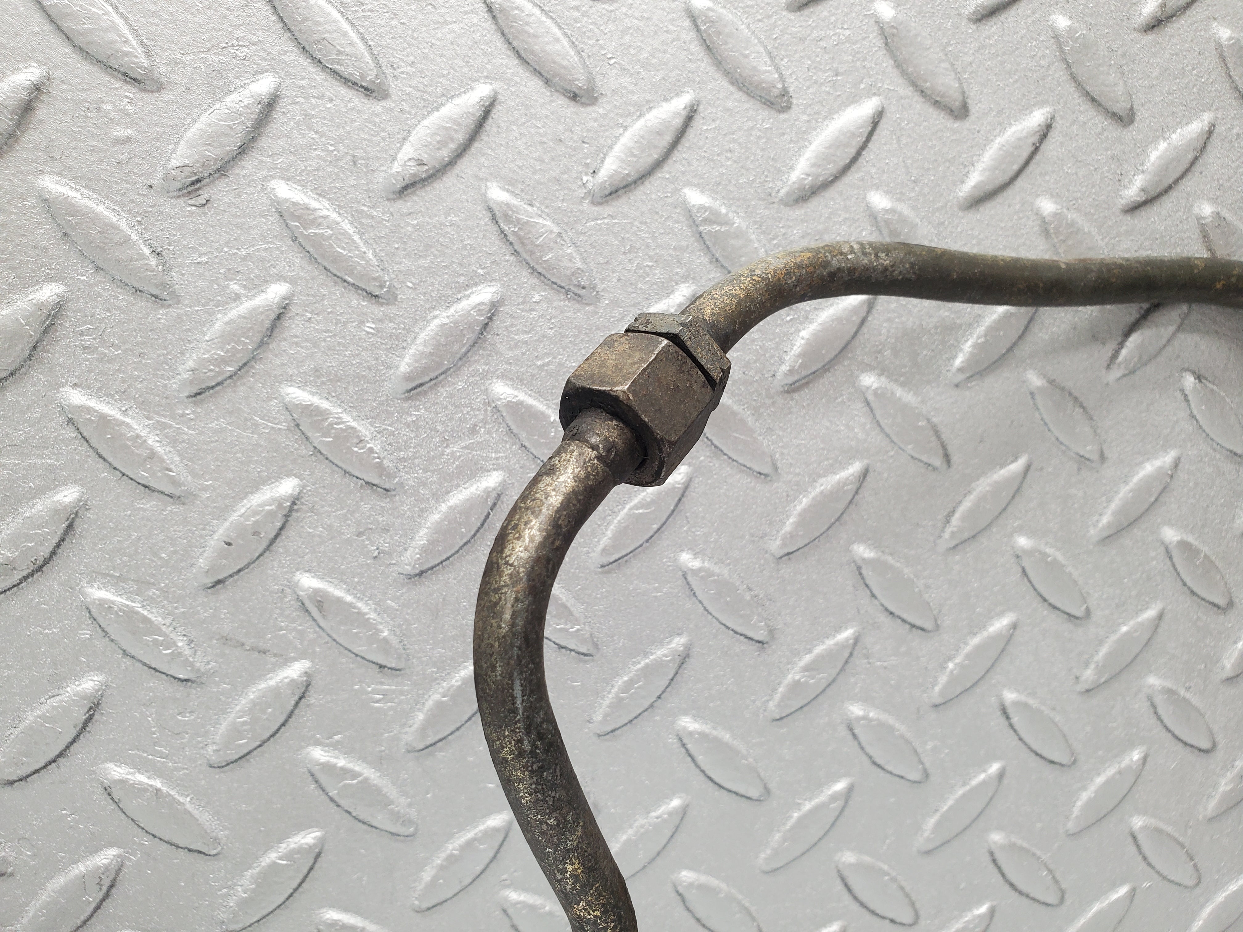 1118 Mercedes-Benz W123 240D Gearbox Oil Hose Pipe