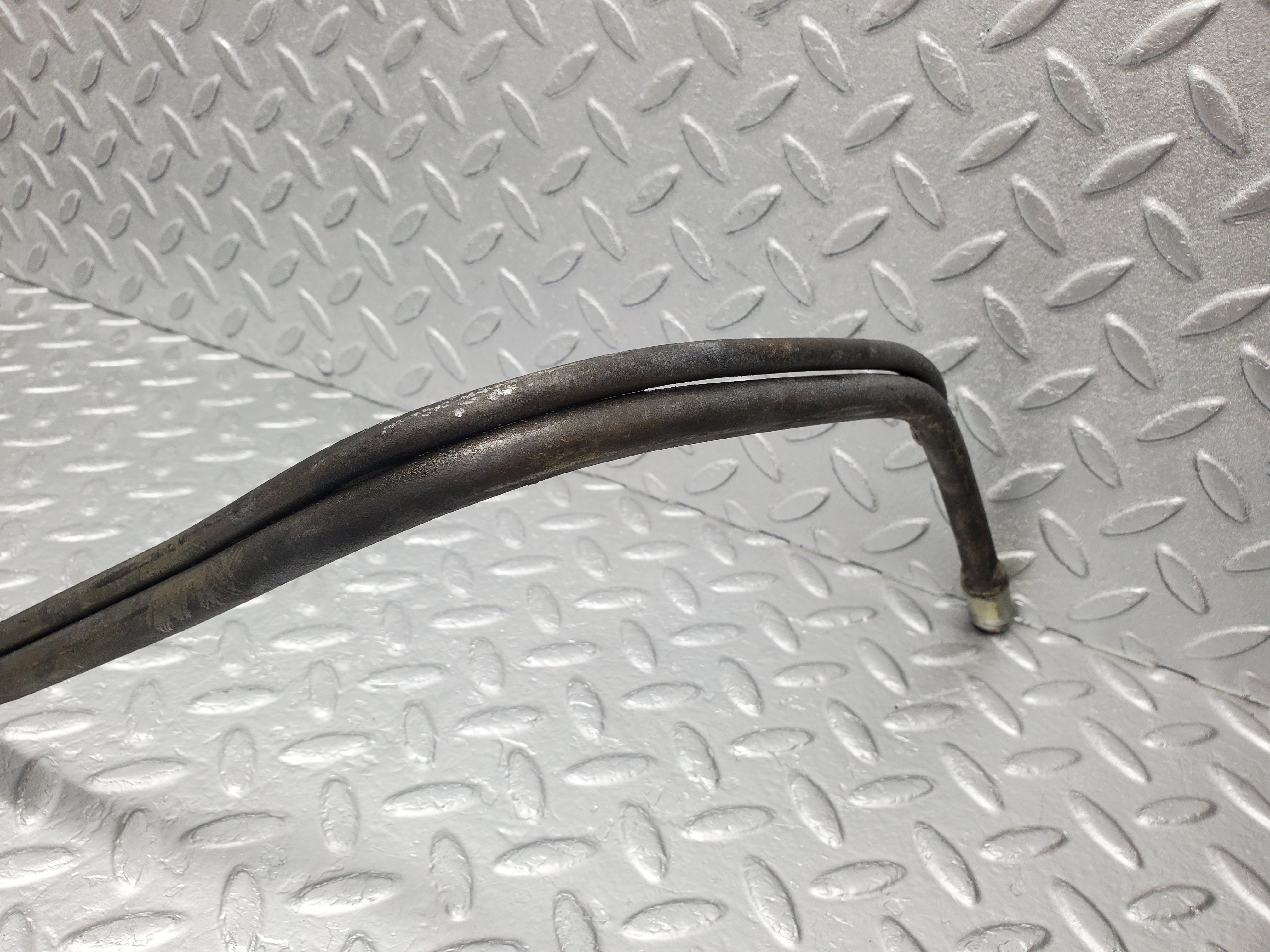1129 Mercedes-Benz C107 350SLC Coupe Oil Hose Pipe