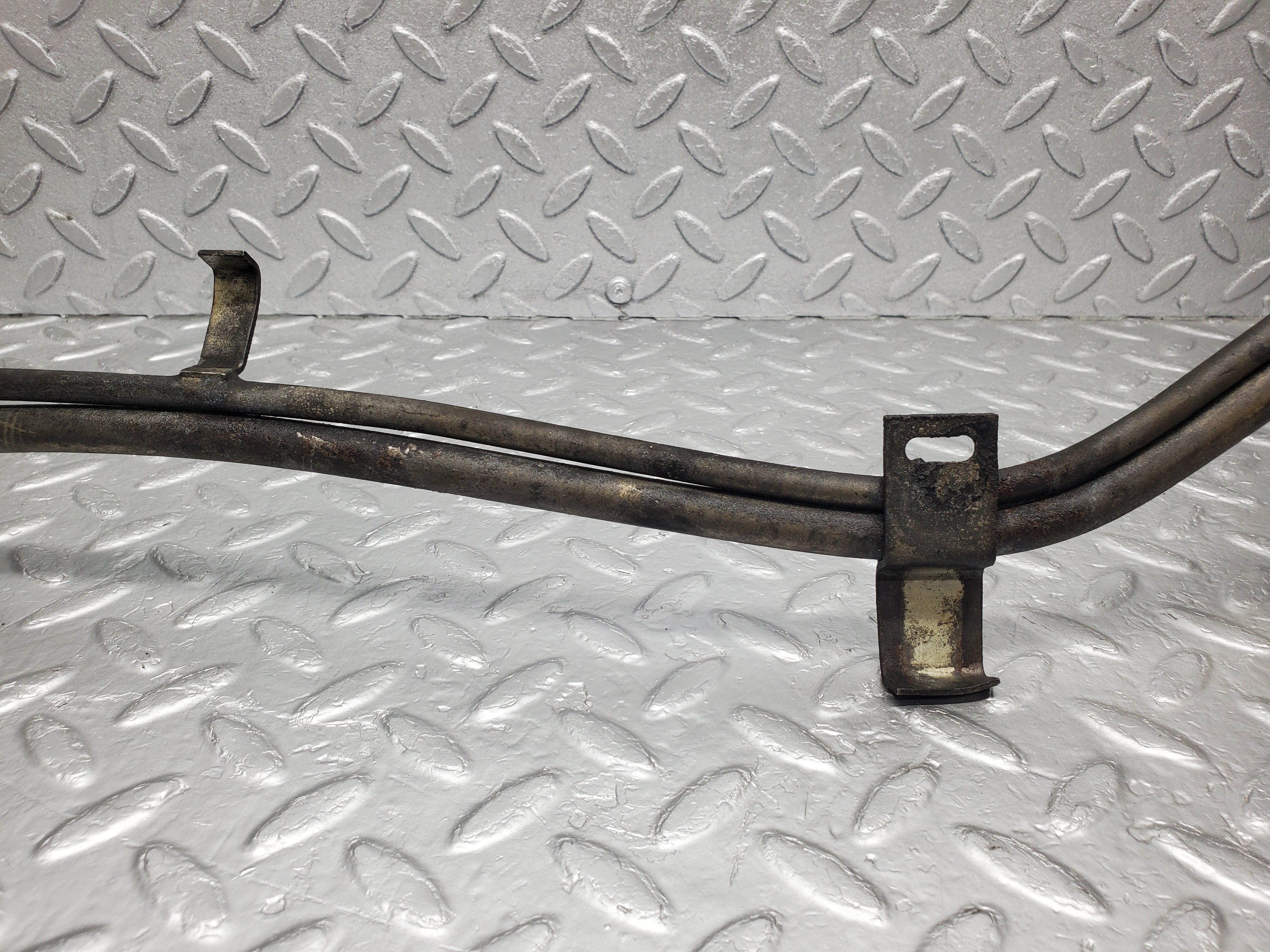 1129 Mercedes-Benz C107 350SLC Coupe Oil Hose Pipe