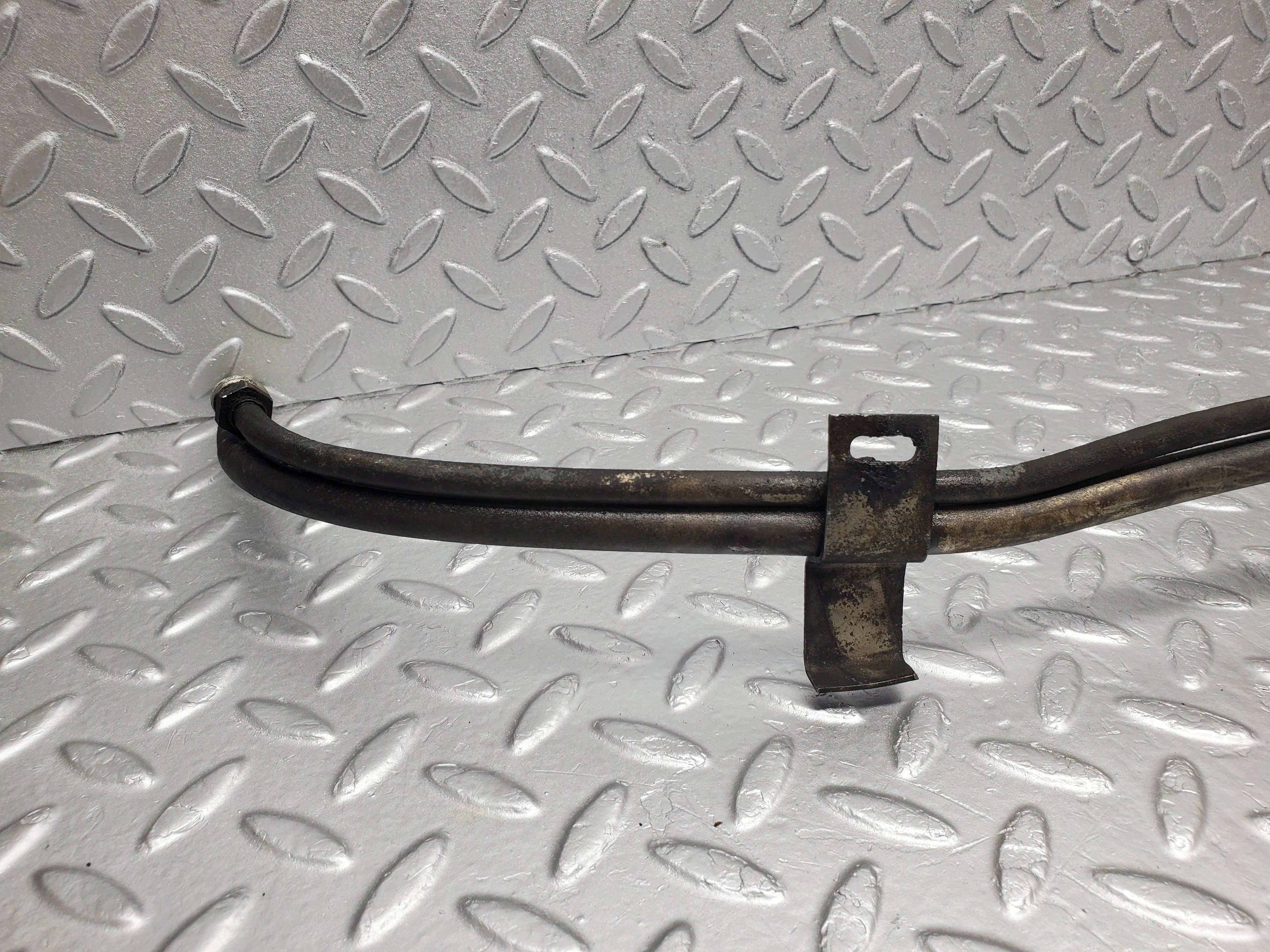 1129 Mercedes-Benz C107 350SLC Coupe Oil Hose Pipe