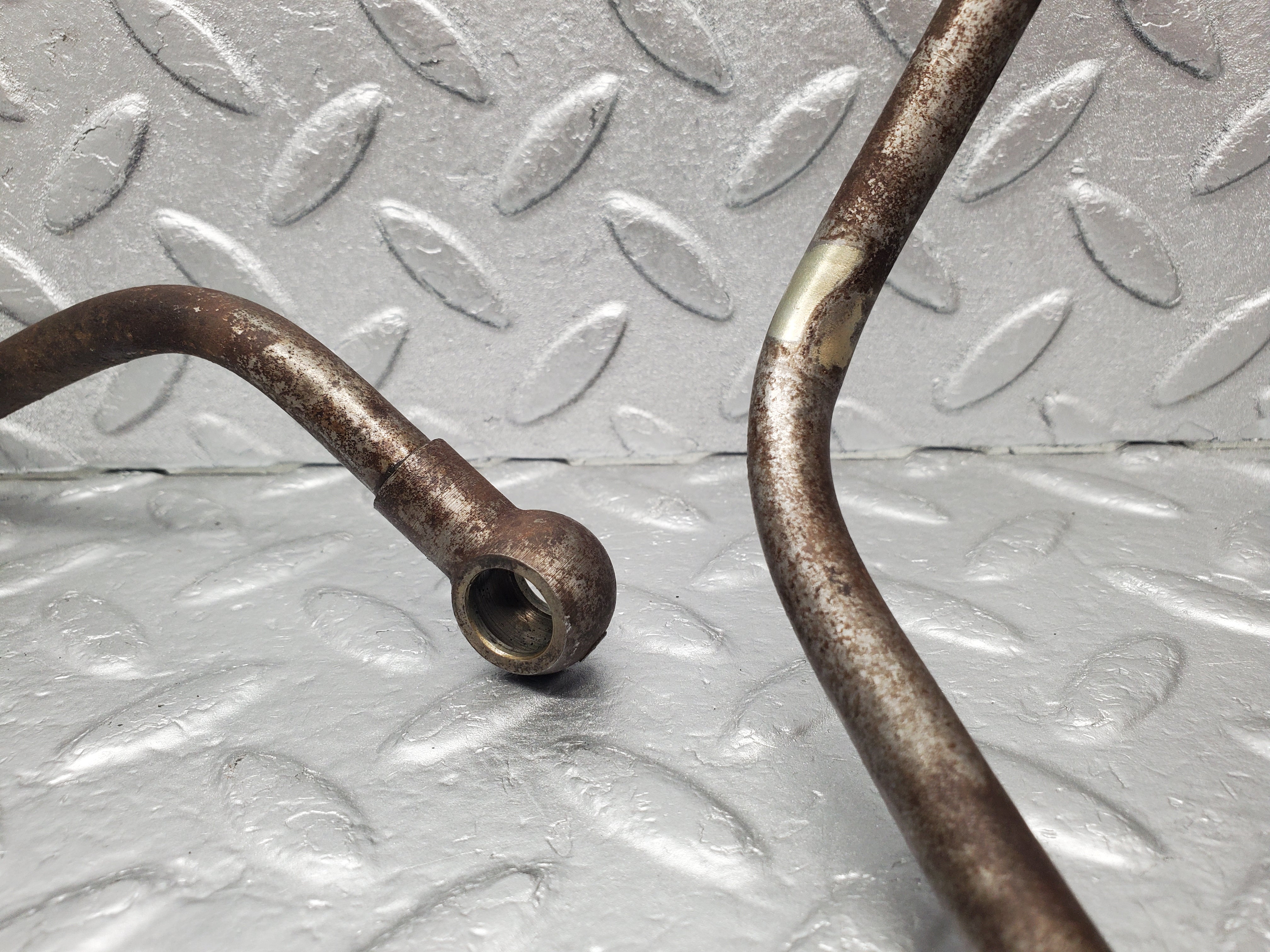 1129 Mercedes-Benz C107 350SLC Coupe Oil Hose Pipe