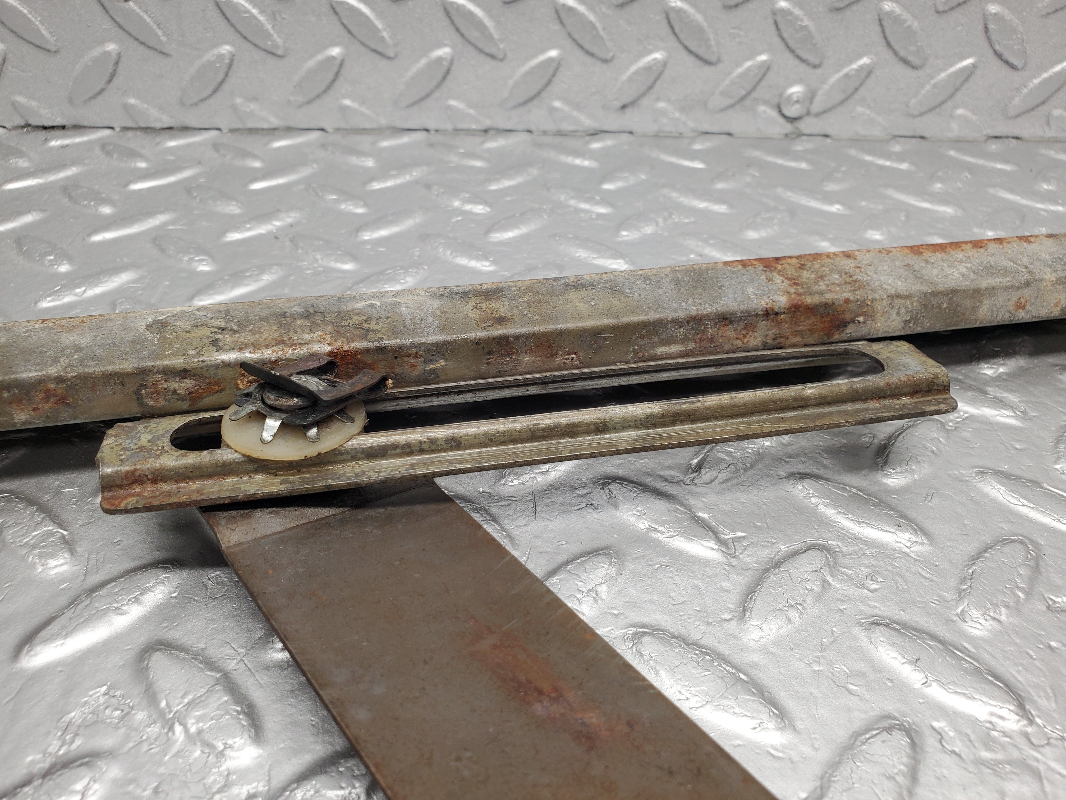 1177 Mercedes-Benz W108 280SE Rear Left Manual Window Regulator