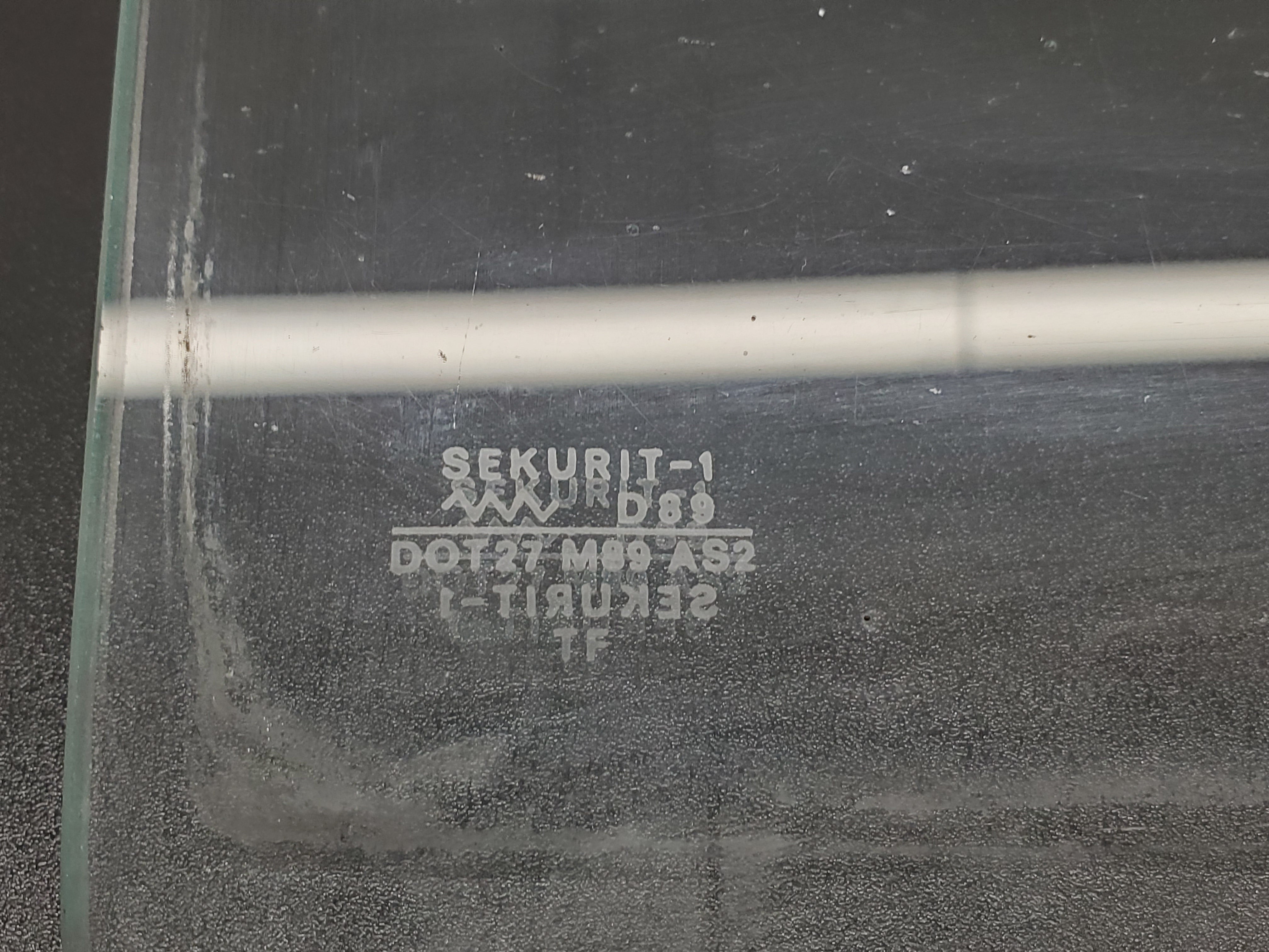 1225 Mercedes-Benz W108 280SE Rear Left Quarter Window Glass