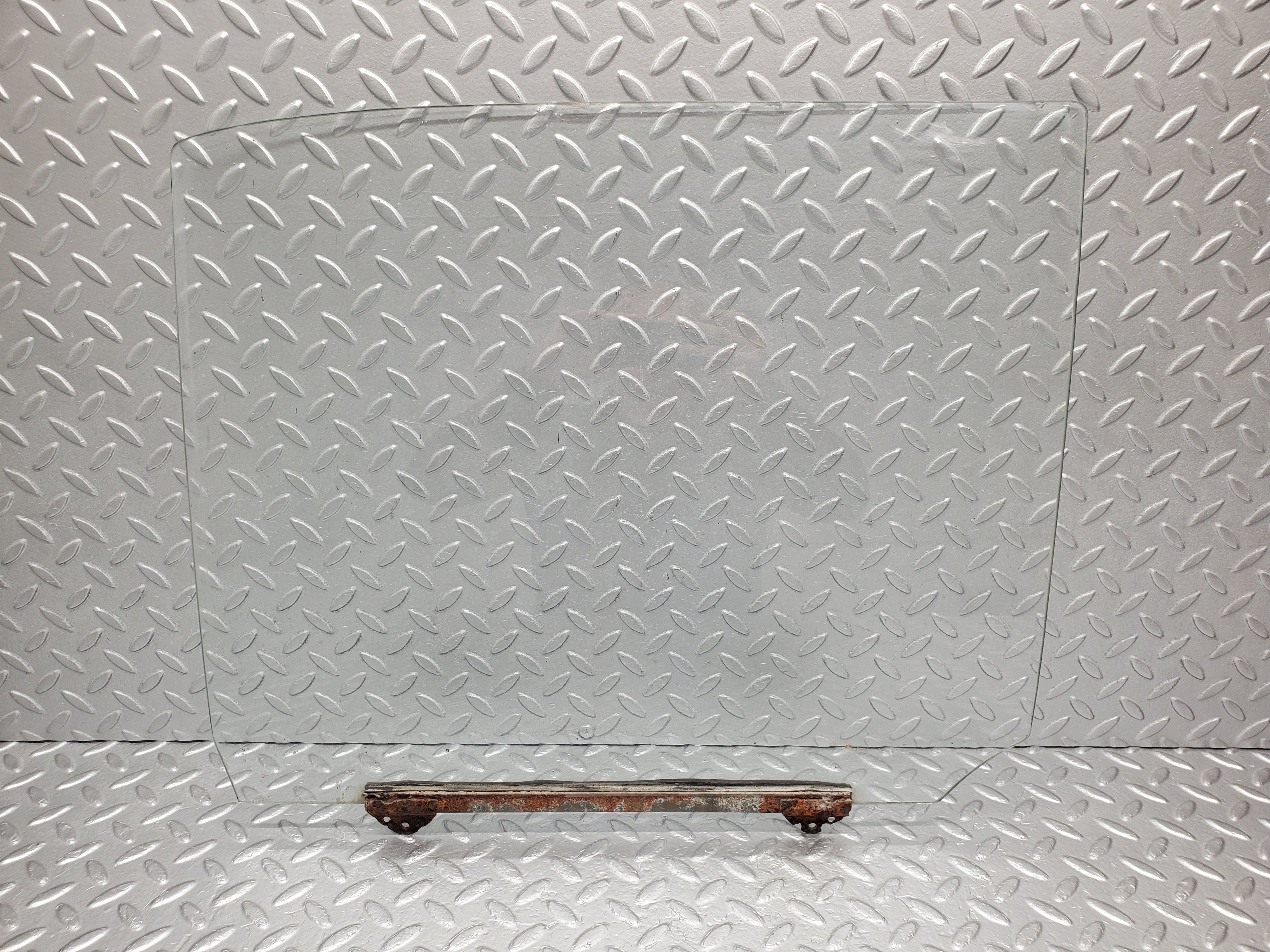 1227 Mercedes-Benz W108 280SE Door Window Glass Rear Right