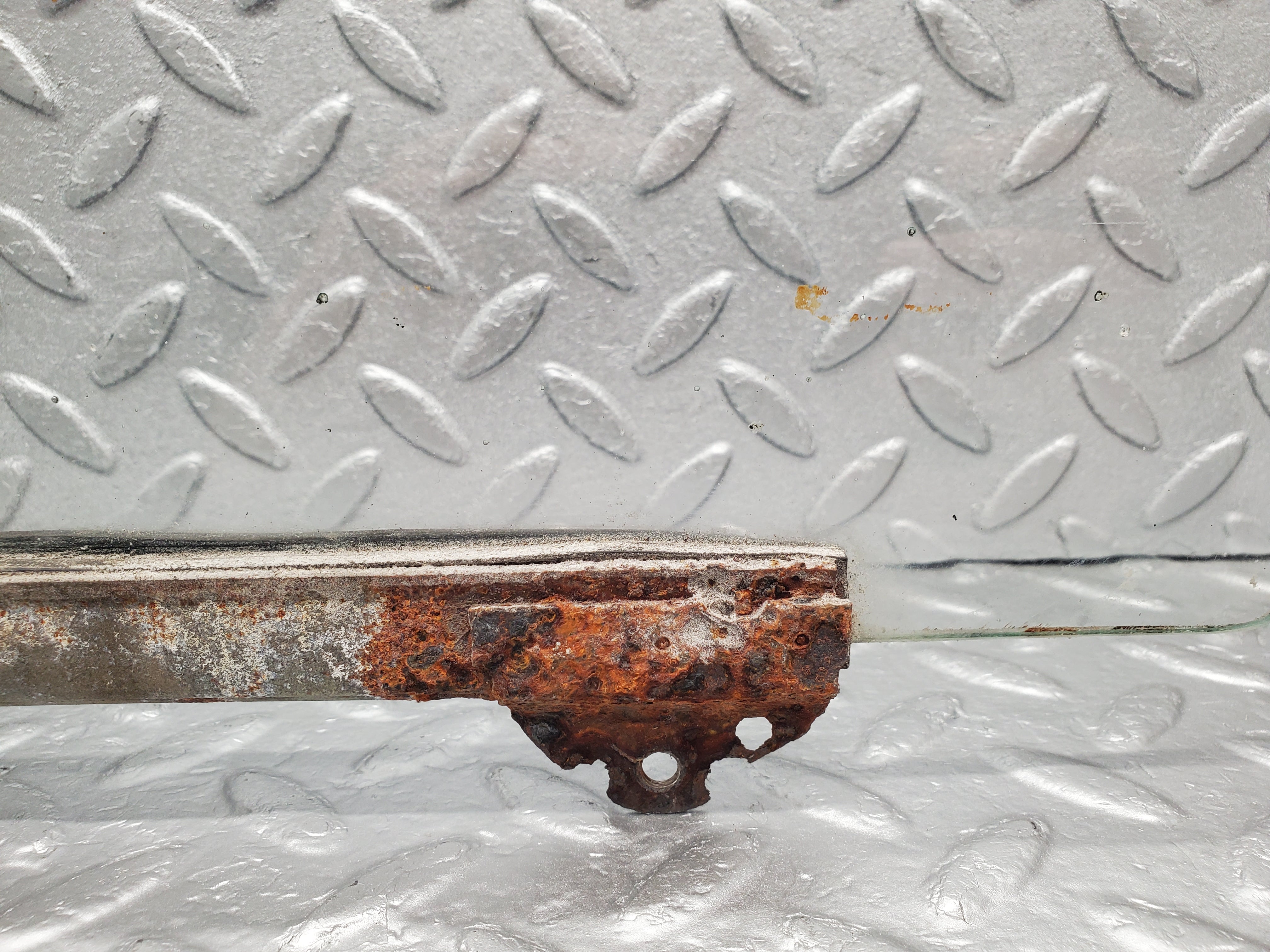 1227 Mercedes-Benz W108 280SE Door Window Glass Rear Right