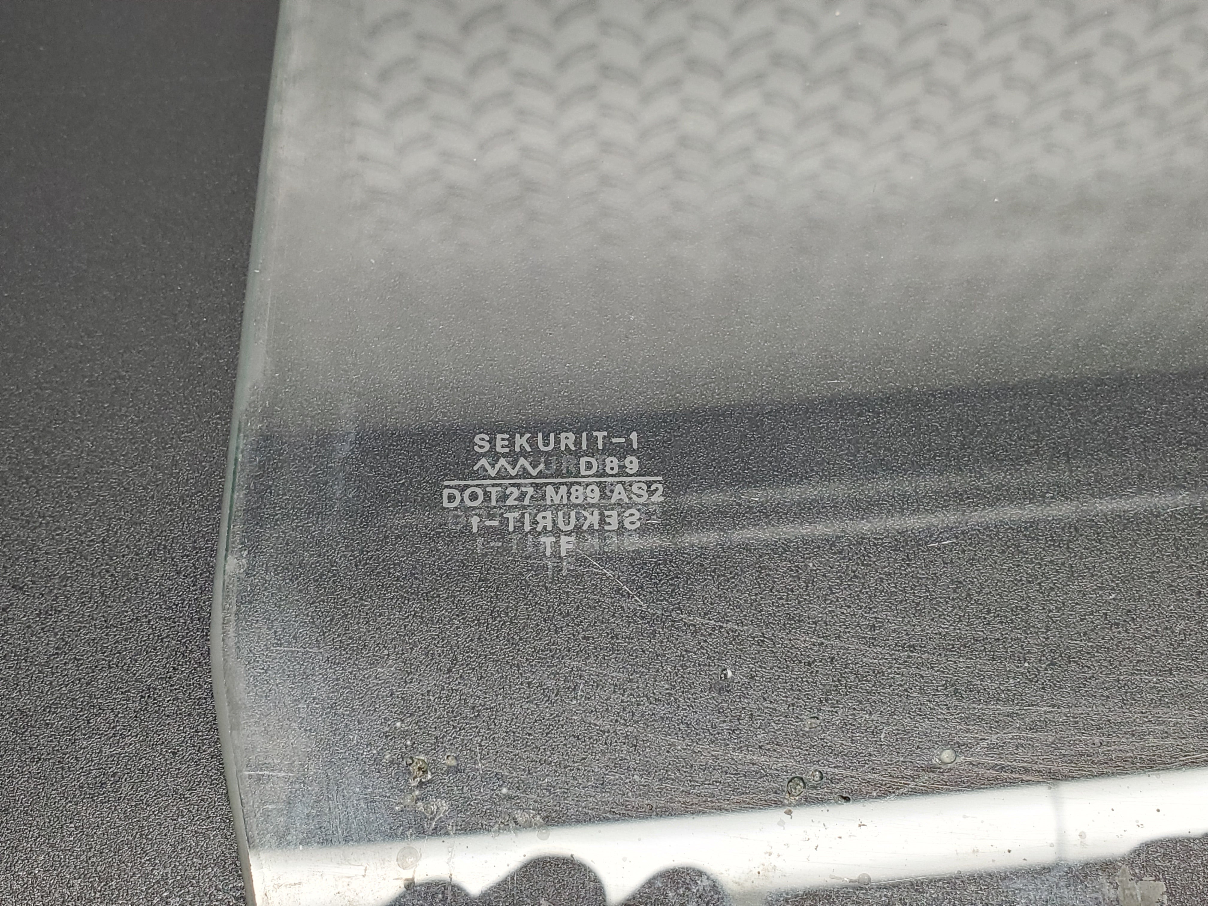 1227 Mercedes-Benz W108 280SE Door Window Glass Rear Right