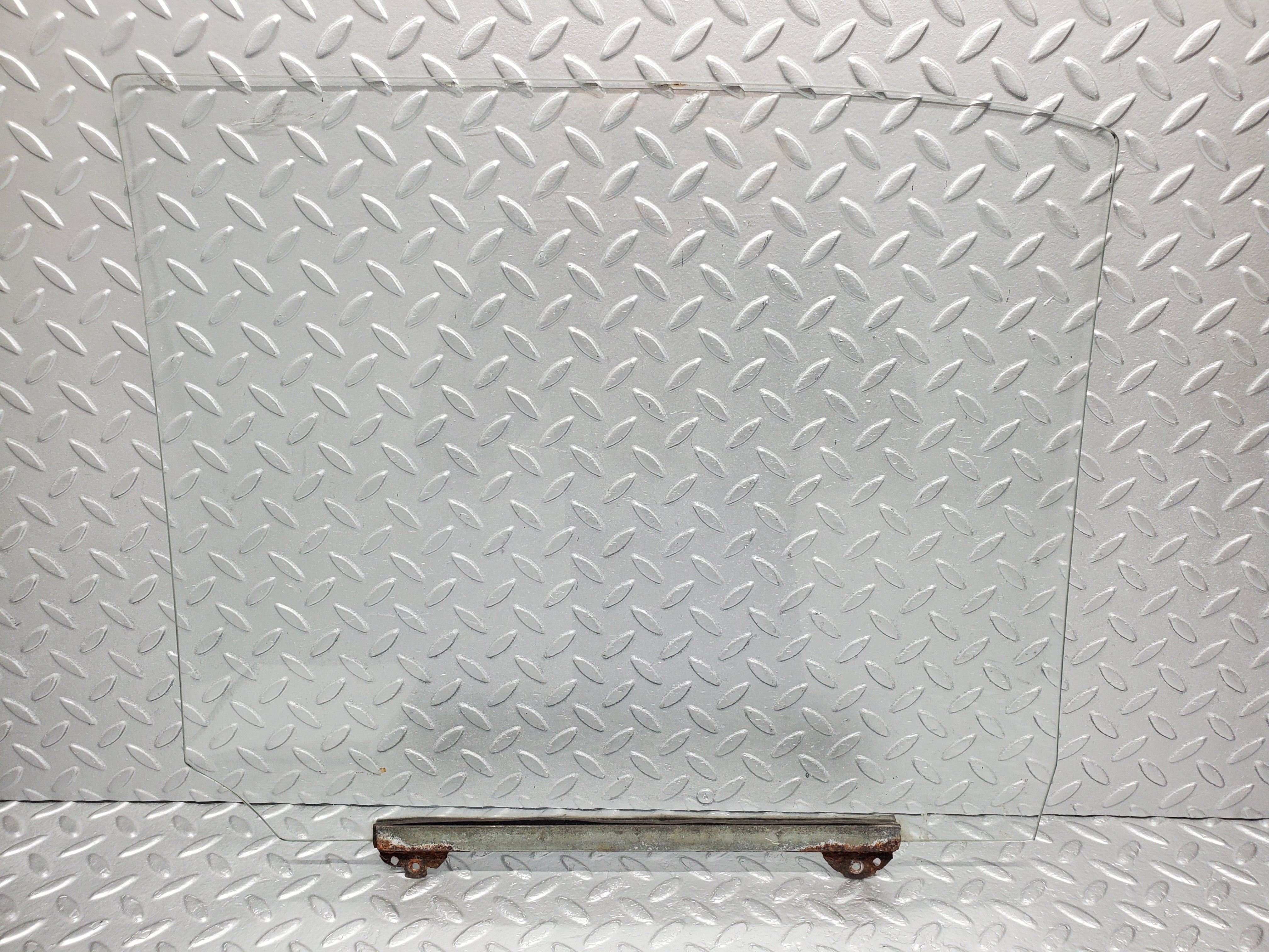 1227 Mercedes-Benz W108 280SE Door Window Glass Rear Right