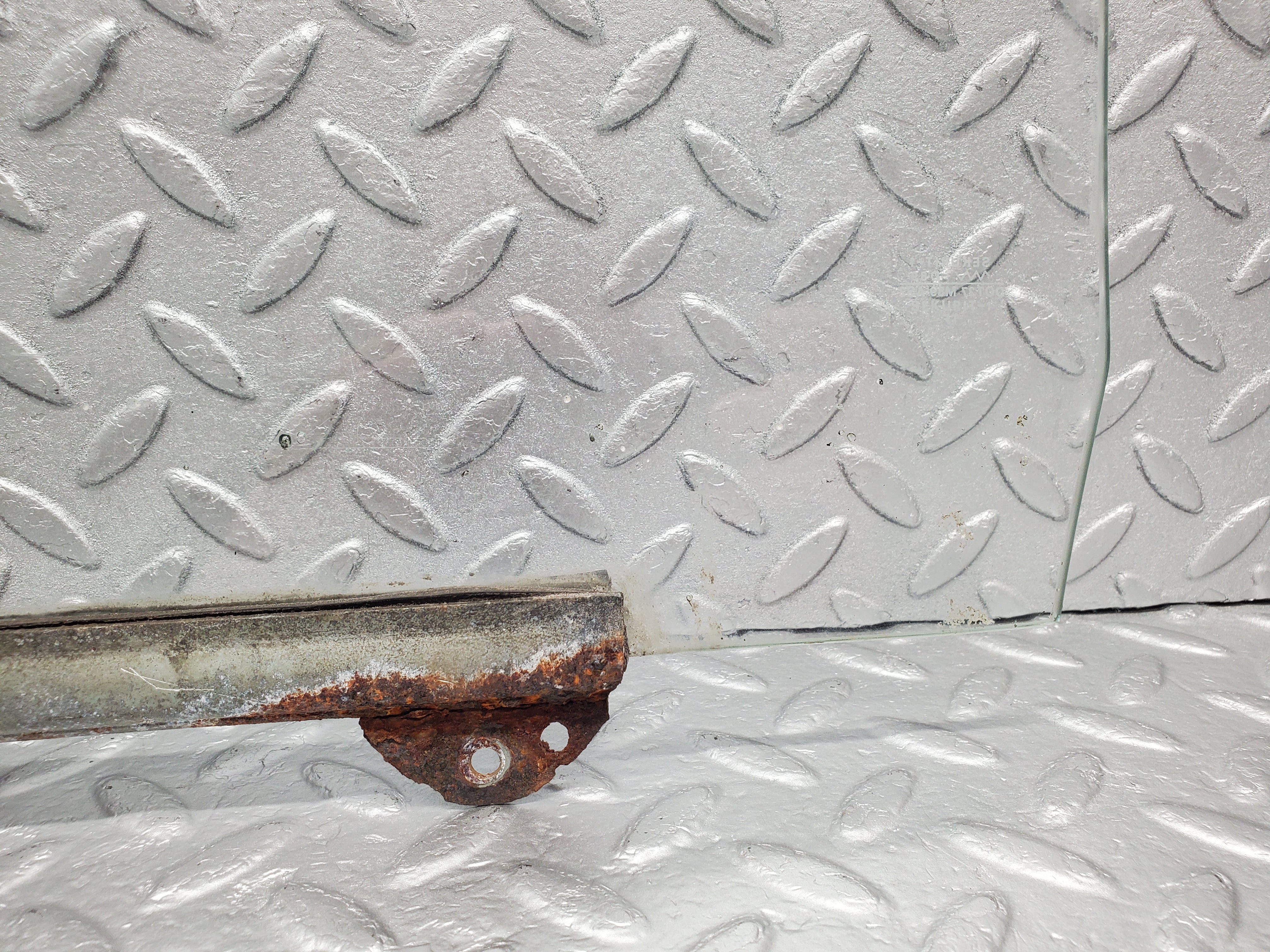 1227 Mercedes-Benz W108 280SE Door Window Glass Rear Right