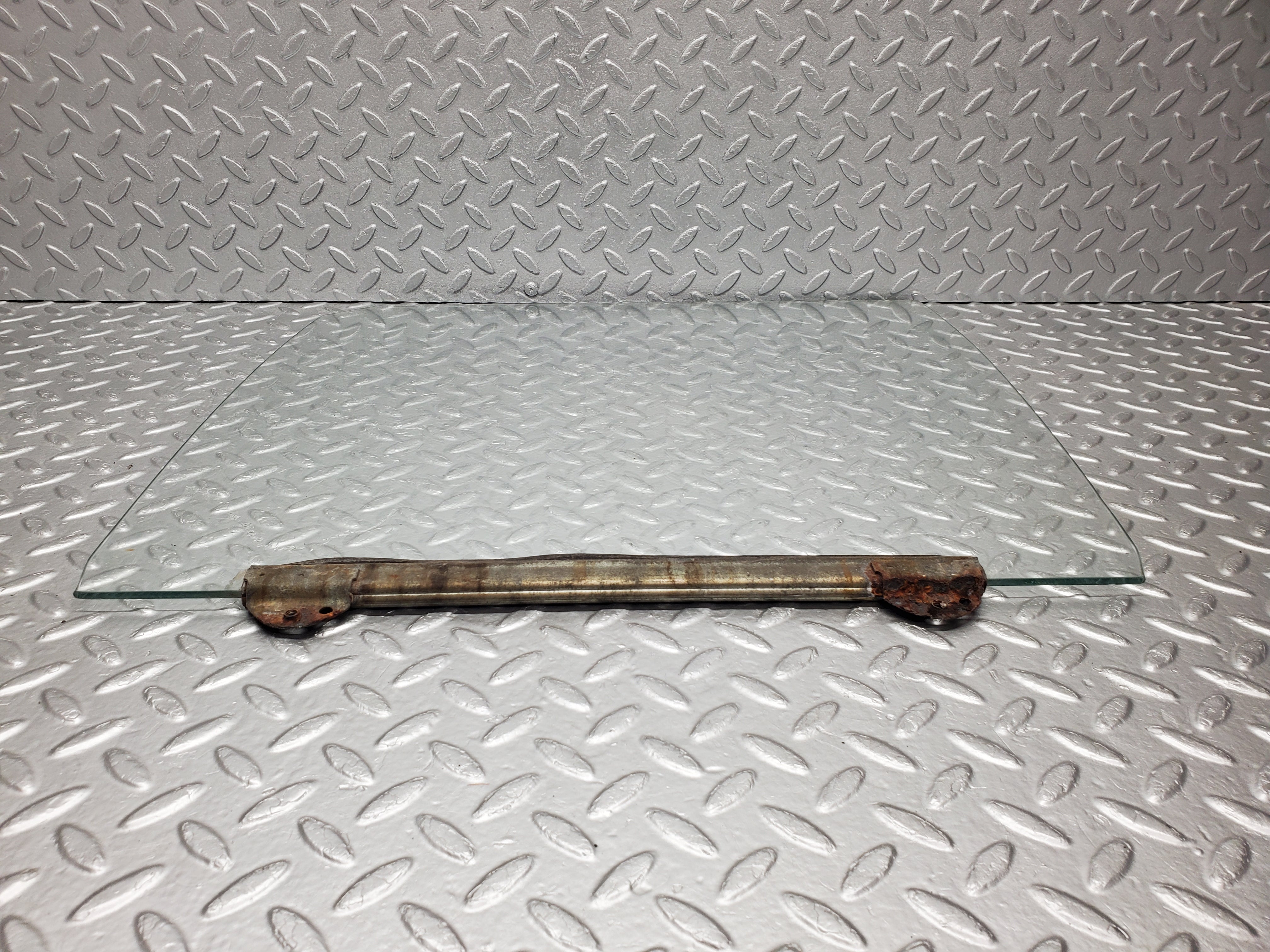 1228 Mercedes-Benz W108 280SE Door Window Glass Front Left