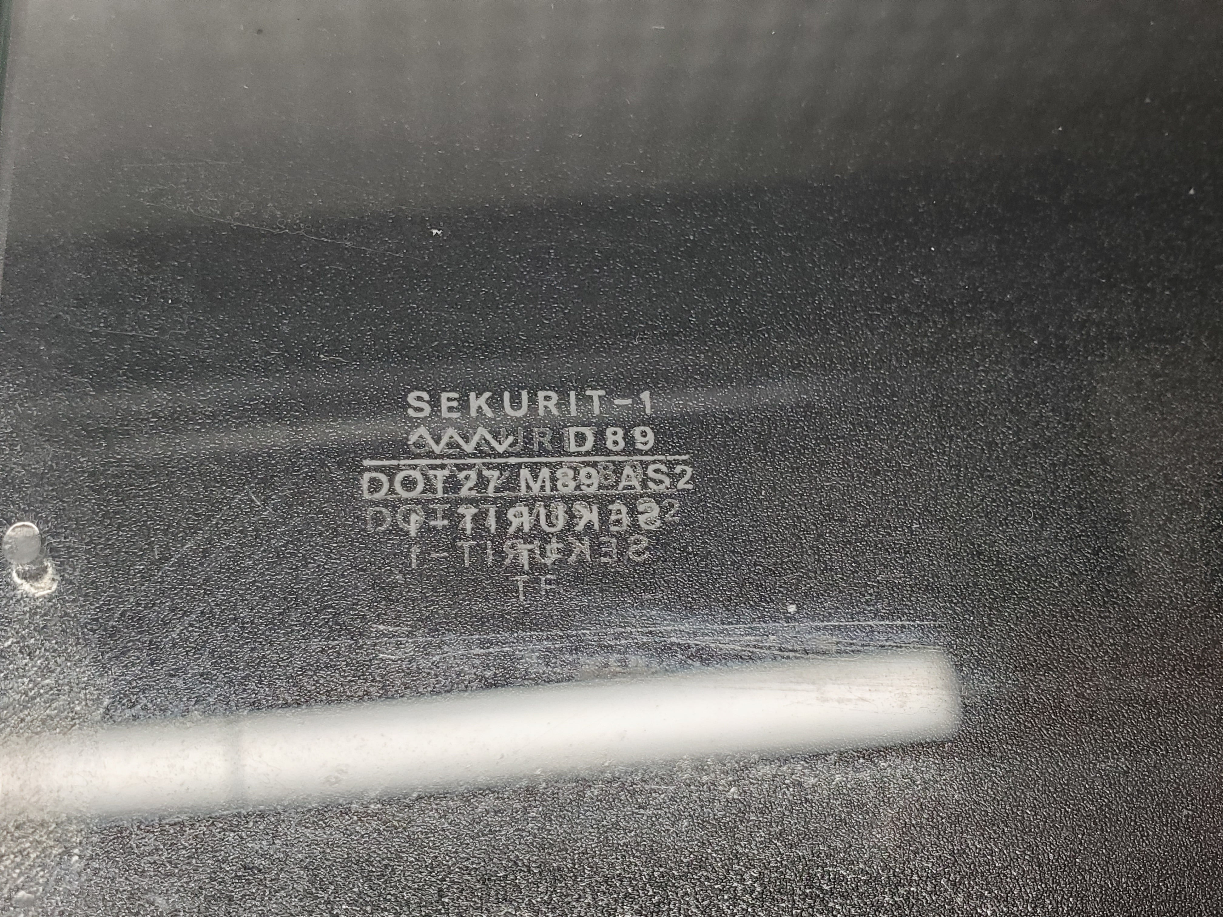 1228 Mercedes-Benz W108 280SE Door Window Glass Front Left