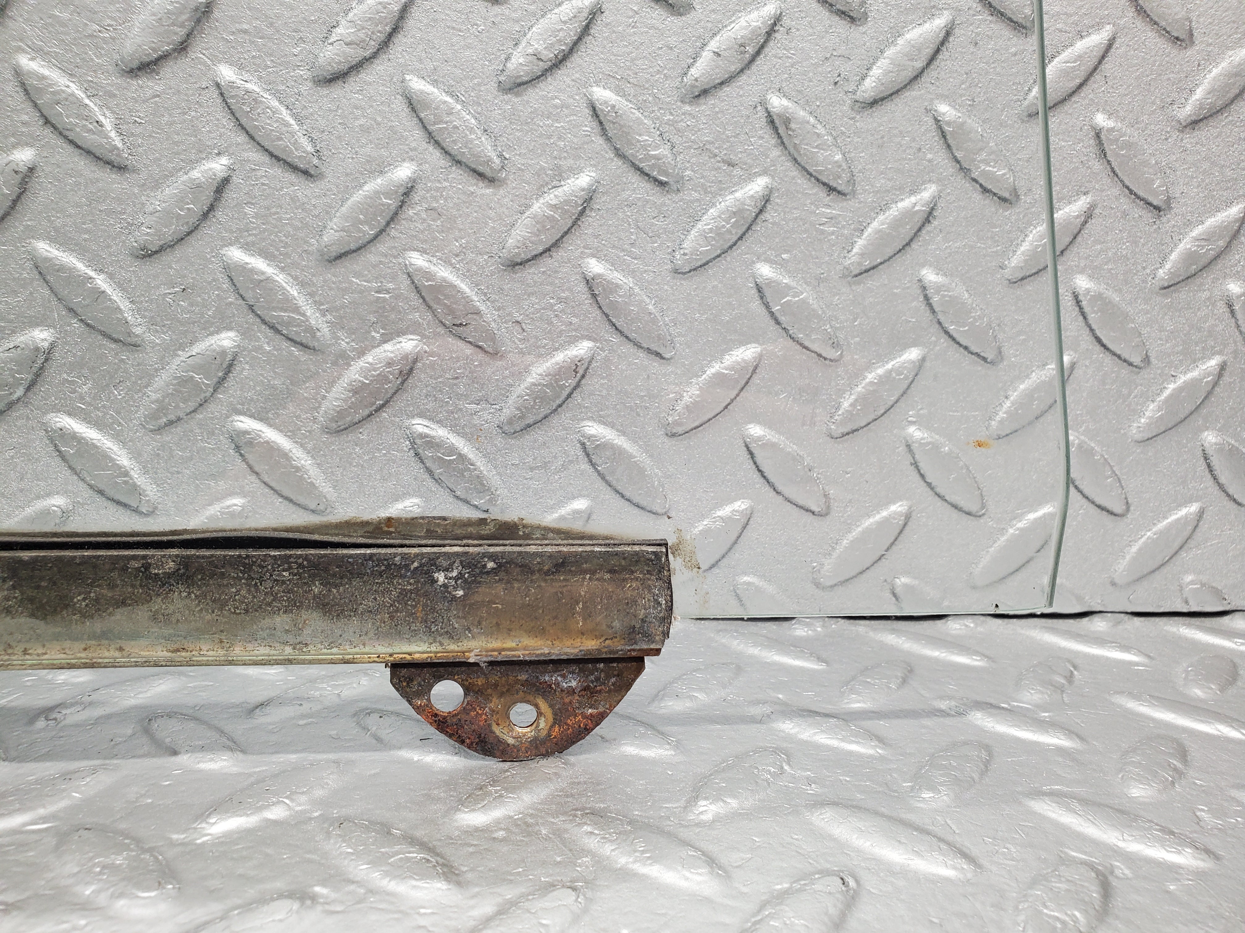 1228 Mercedes-Benz W108 280SE Door Window Glass Front Left