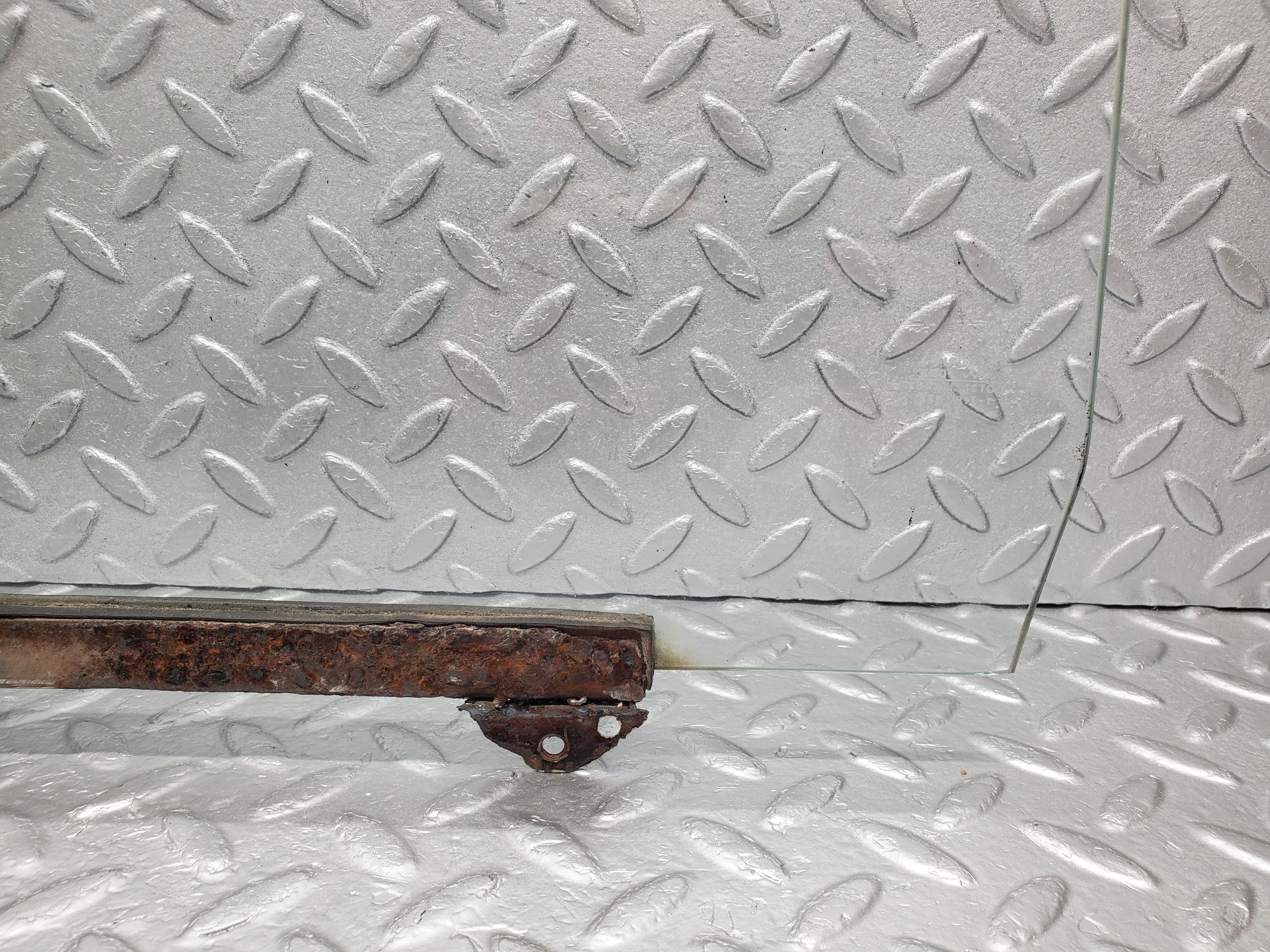 1230 Mercedes-Benz W108 280SE Door Window Glass Rear Left