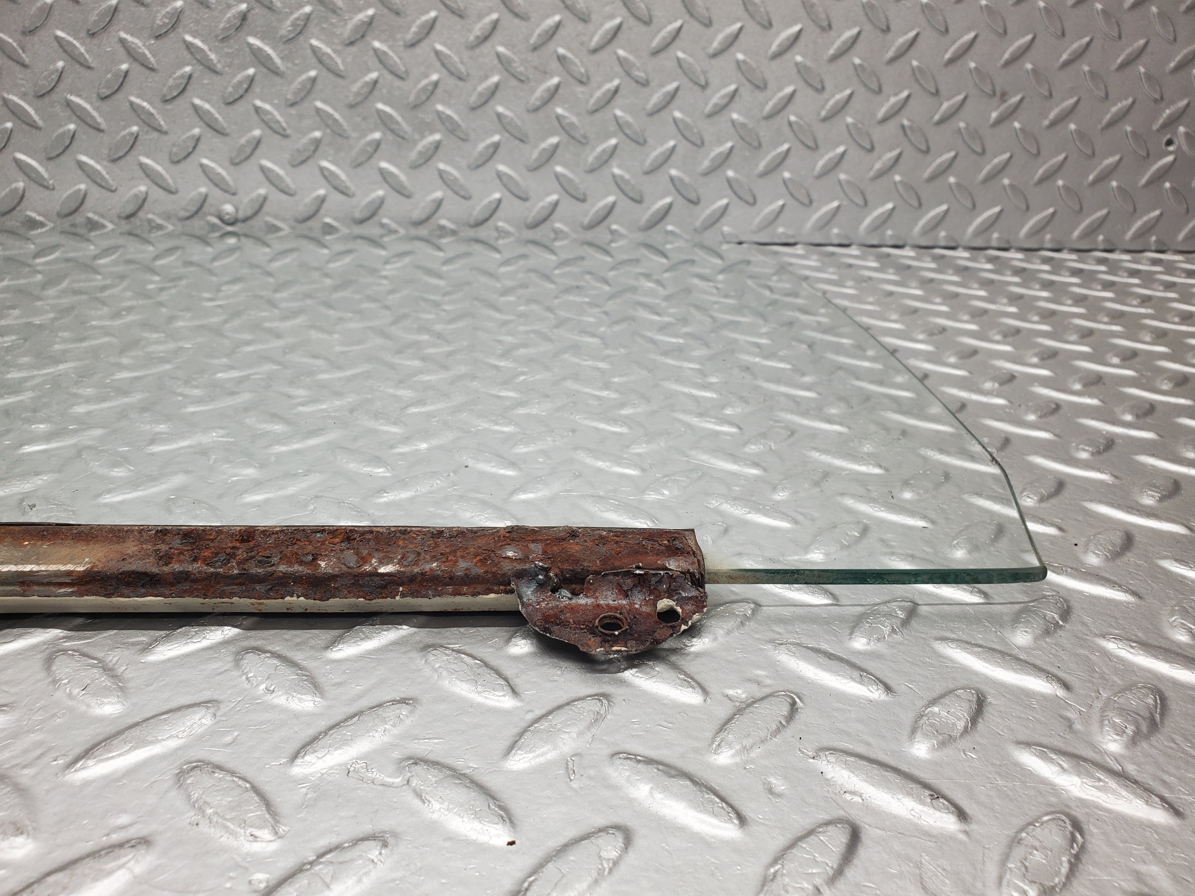 1230 Mercedes-Benz W108 280SE Door Window Glass Rear Left