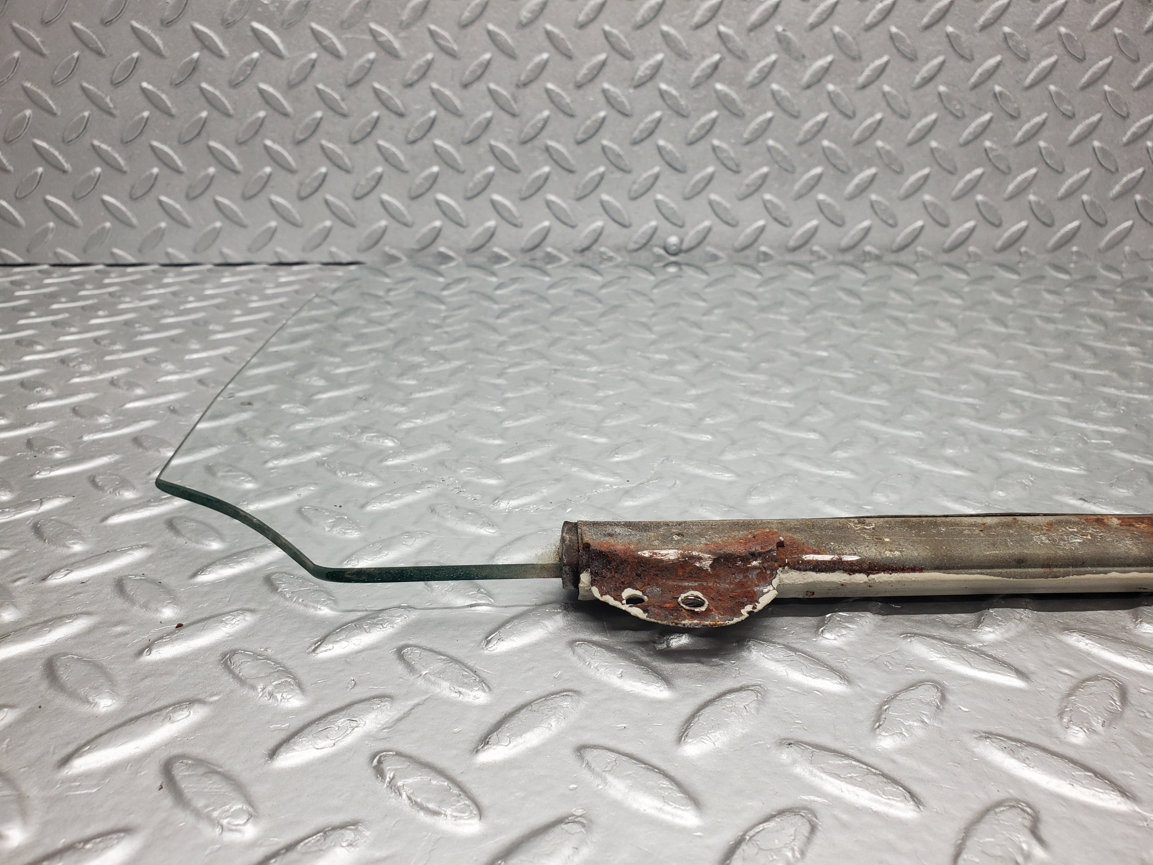 1230 Mercedes-Benz W108 280SE Door Window Glass Rear Left