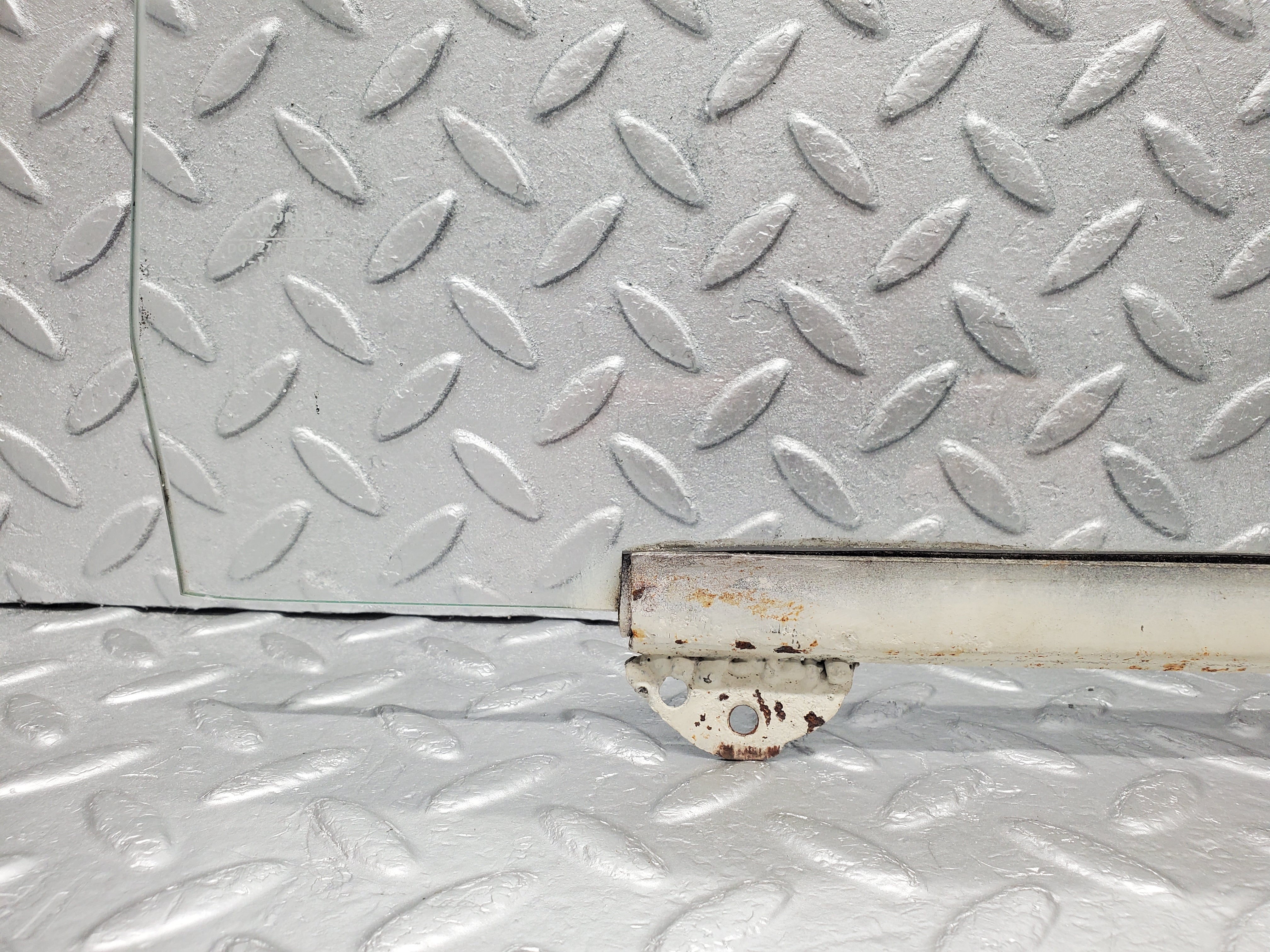 1230 Mercedes-Benz W108 280SE Door Window Glass Rear Left