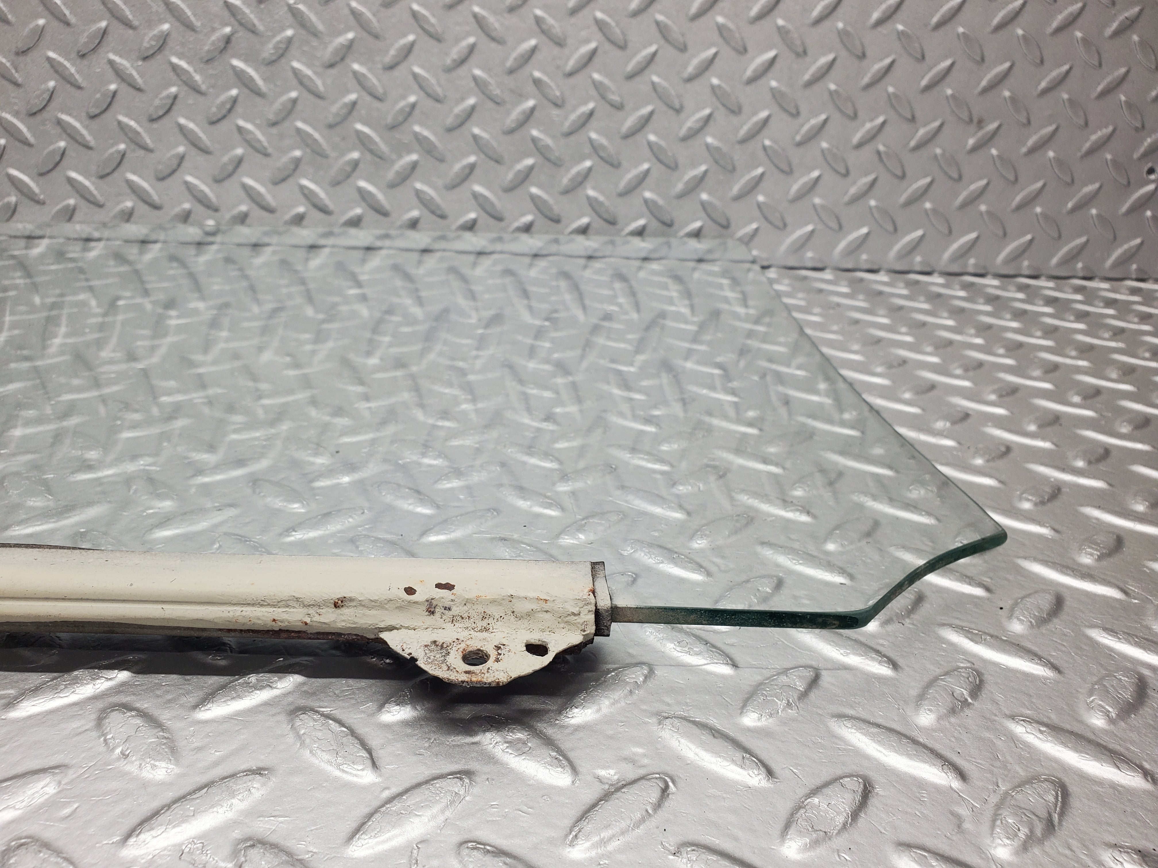 1230 Mercedes-Benz W108 280SE Door Window Glass Rear Left