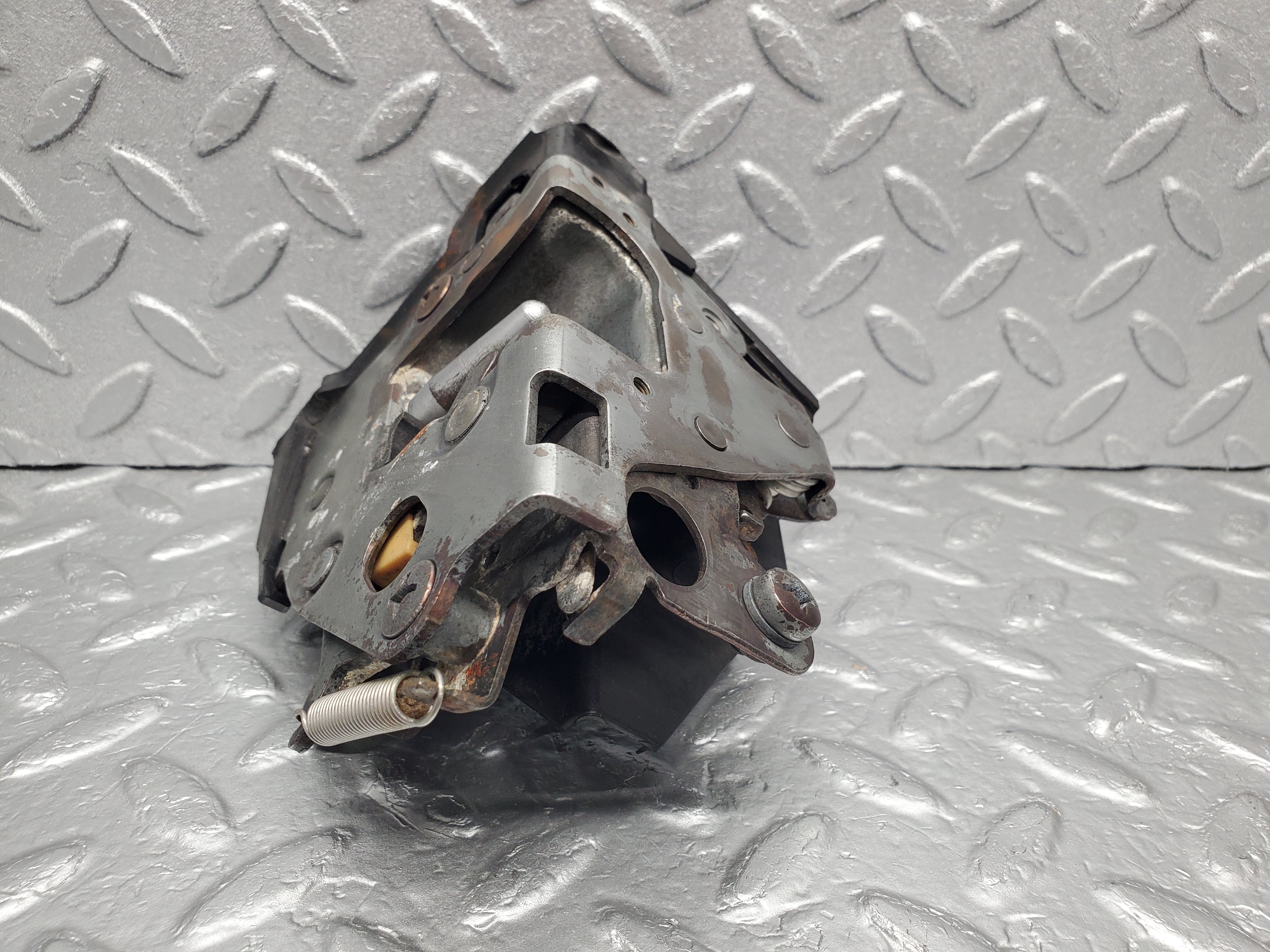 1283 Mercedes-Benz V123 240D LWB Door Lock Mechanism Rear Left 1237330108