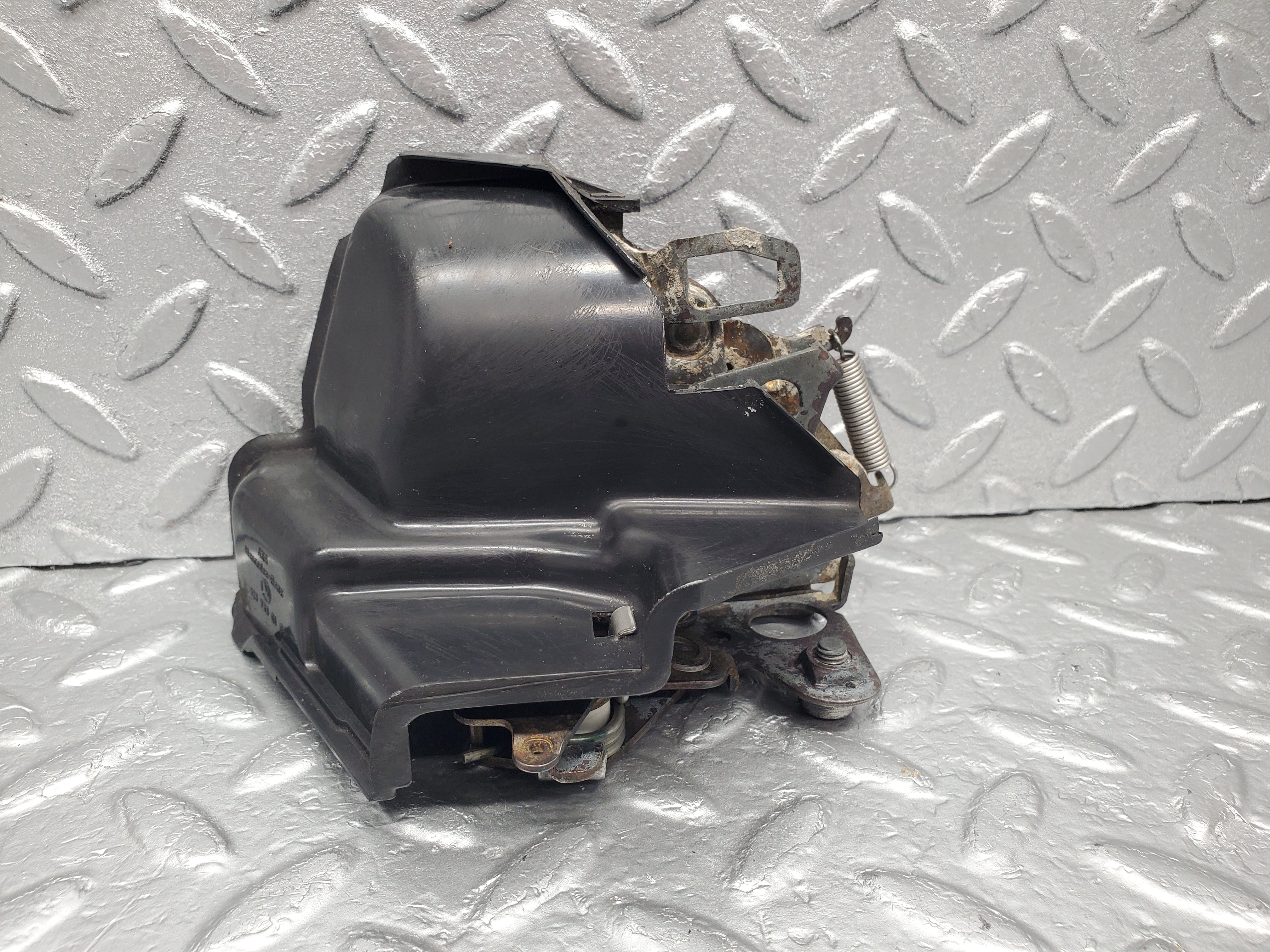 1283 Mercedes-Benz V123 240D LWB Door Lock Mechanism Rear Left 1237330108