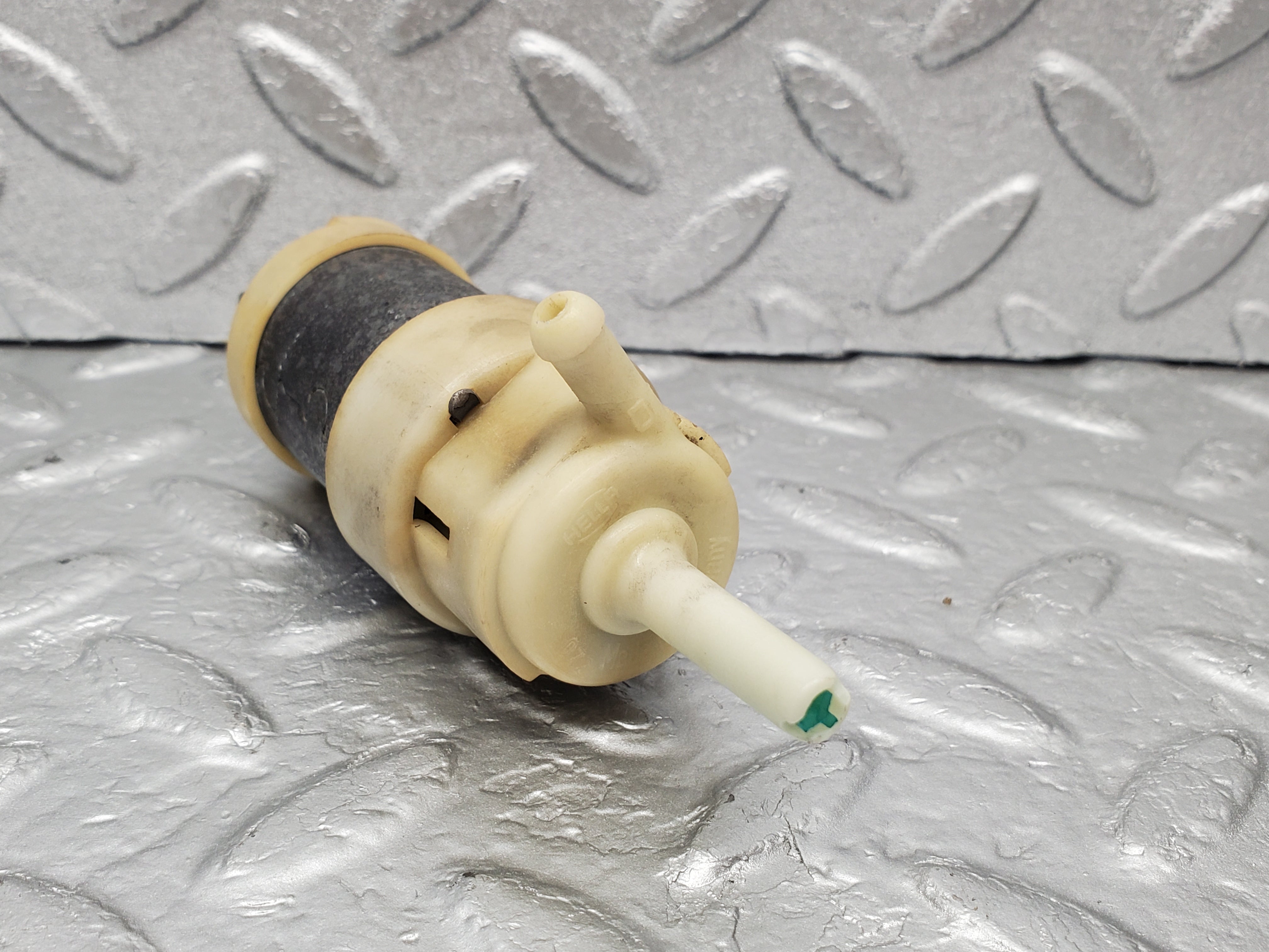 1286 Mercedes-Benz V123 240D LWB Windscreen Washer Pump