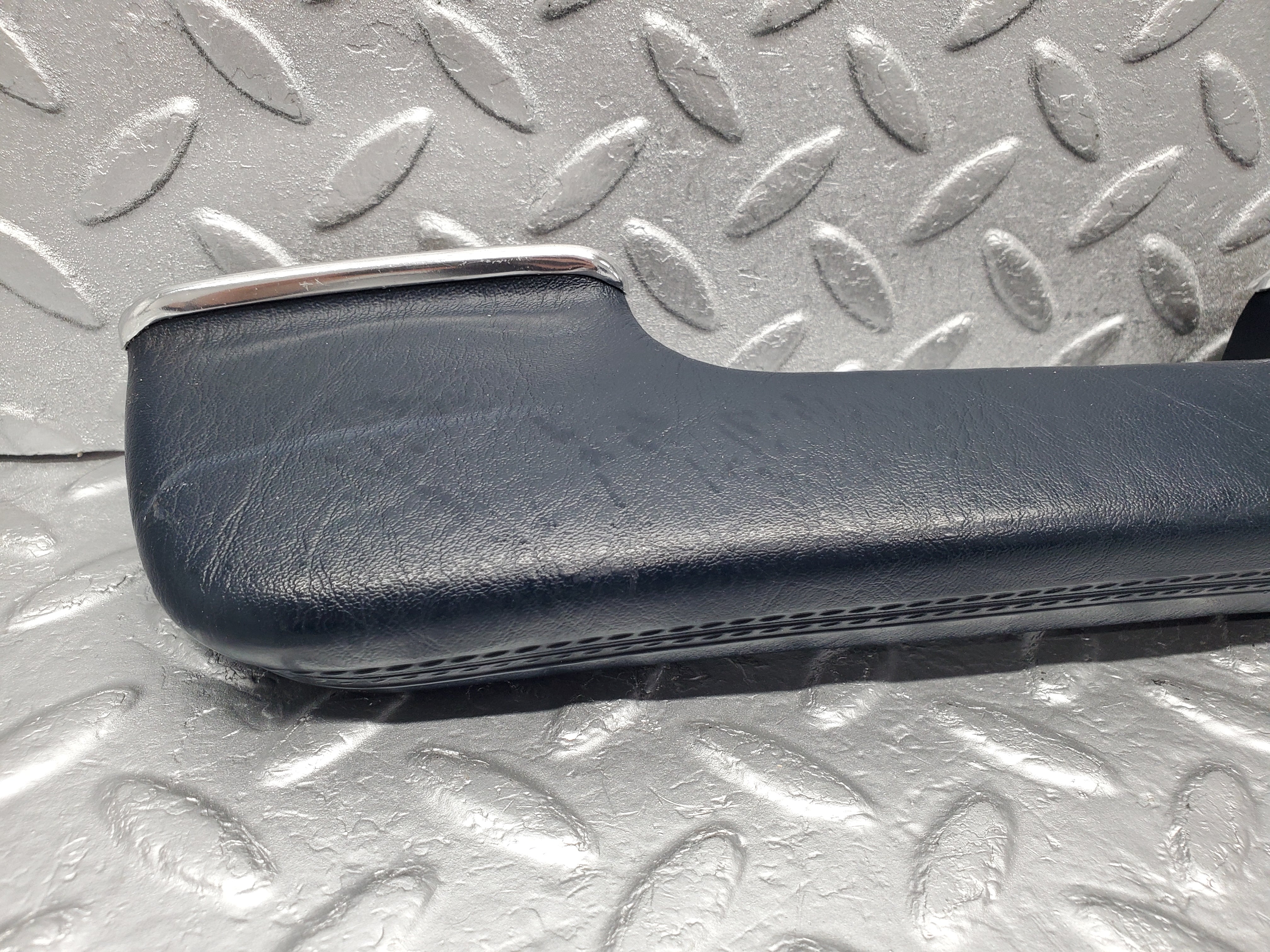 1290 Mercedes-Benz V123 240D Interior Door Handle Rear Right Blue 1239702001