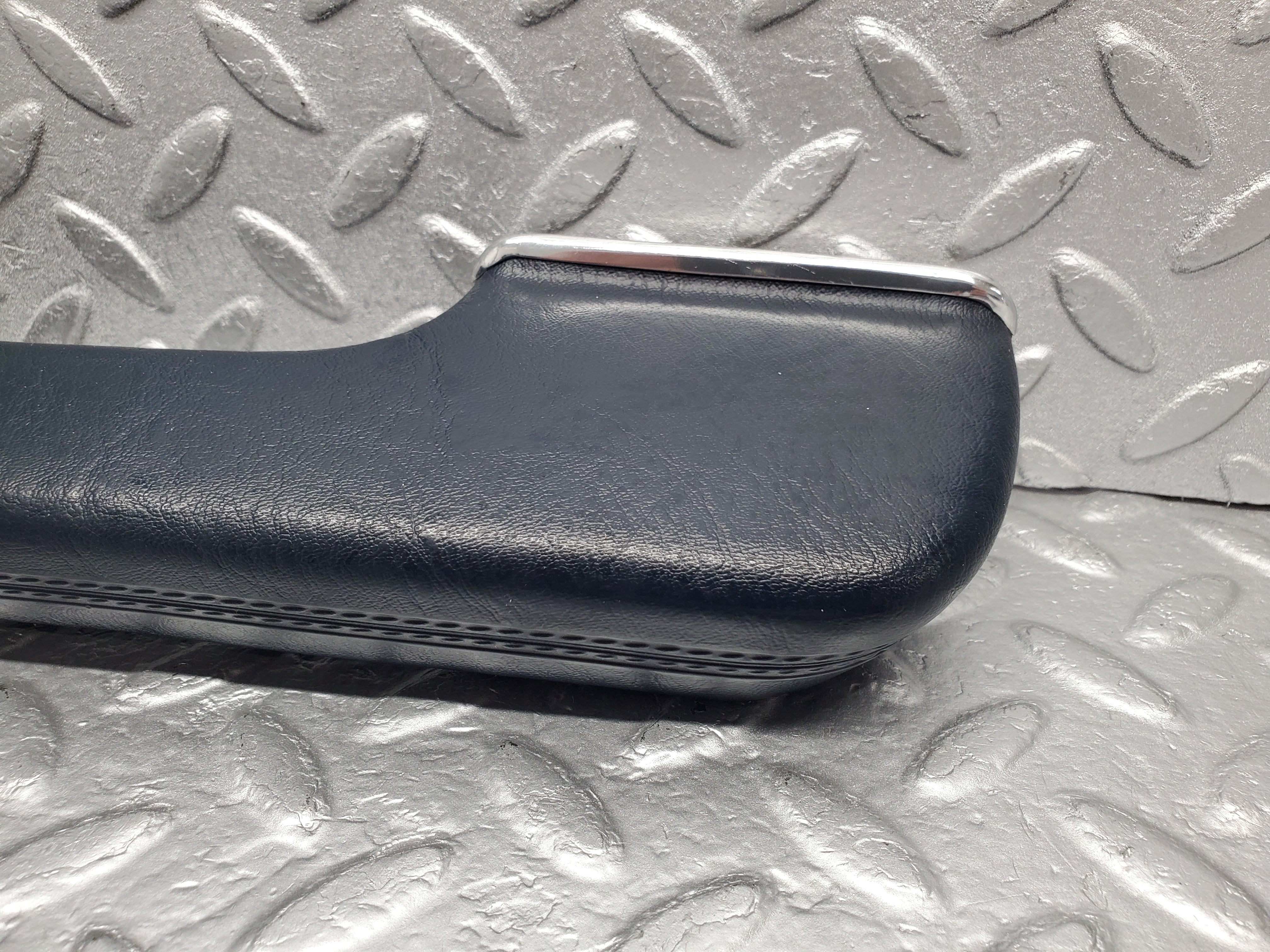 1290 Mercedes-Benz V123 240D Interior Door Handle Rear Right Blue 1239702001