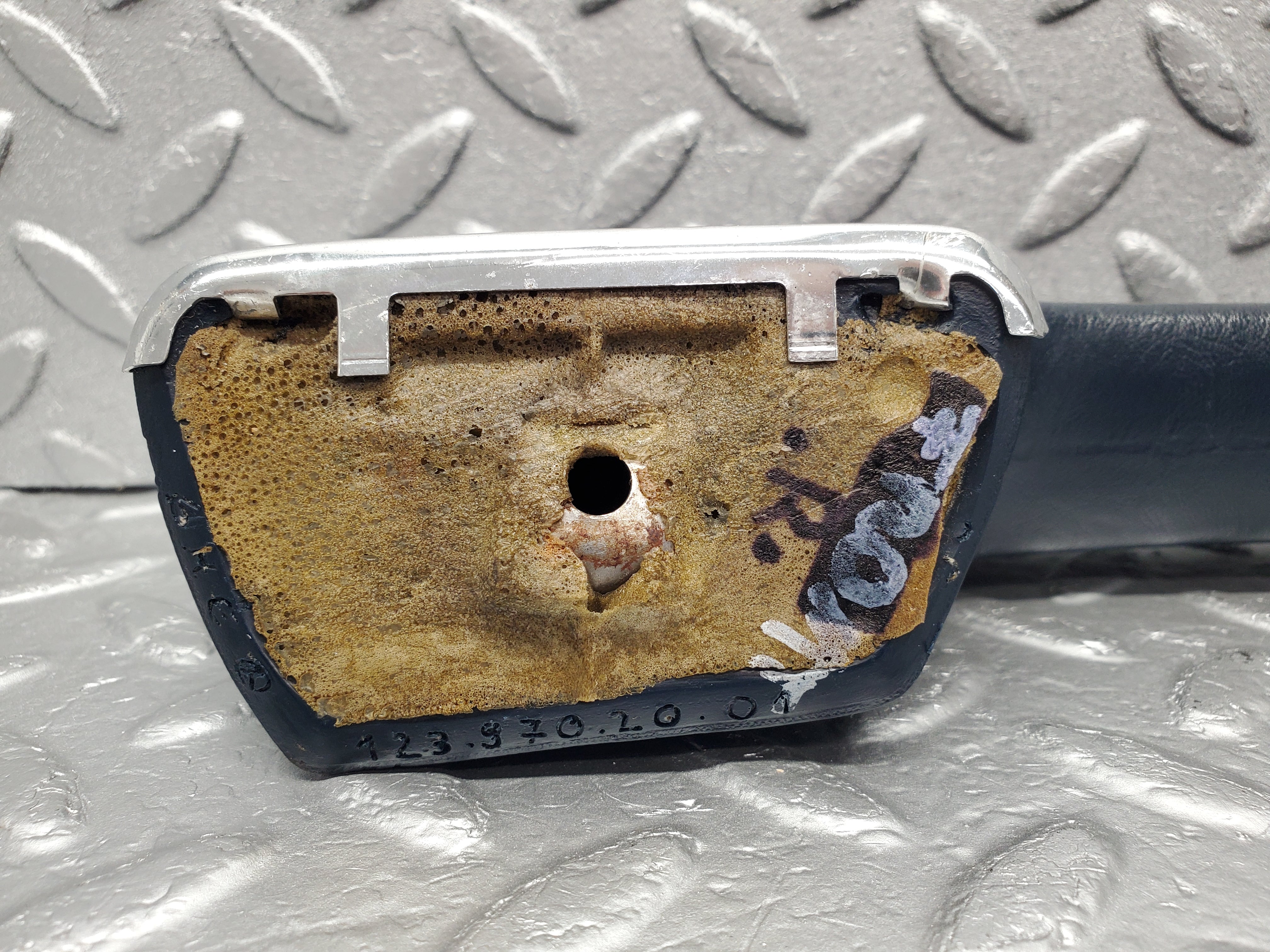 1290 Mercedes-Benz V123 240D Interior Door Handle Rear Right Blue 1239702001